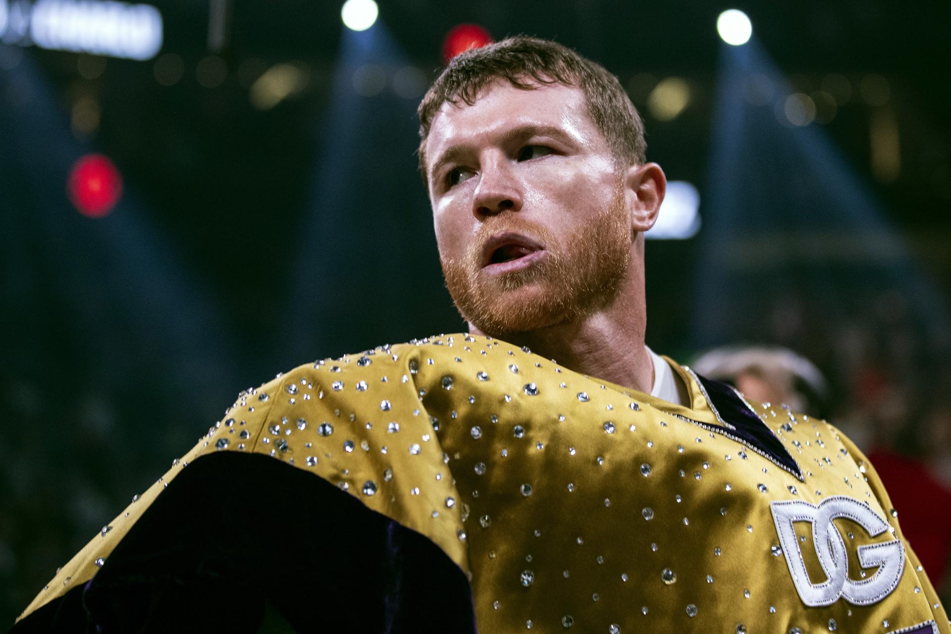 mexican-saul-“canelo”-alvarez-feels-invincible-after-beating-jermell-charlo:-“no-one-can-beat-this-canelo”