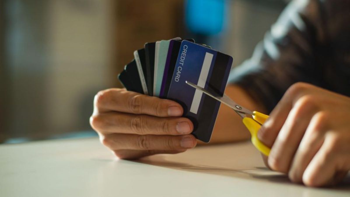 survey-shows-americans-more-stressed-about-credit-cards-than-a-year-ago