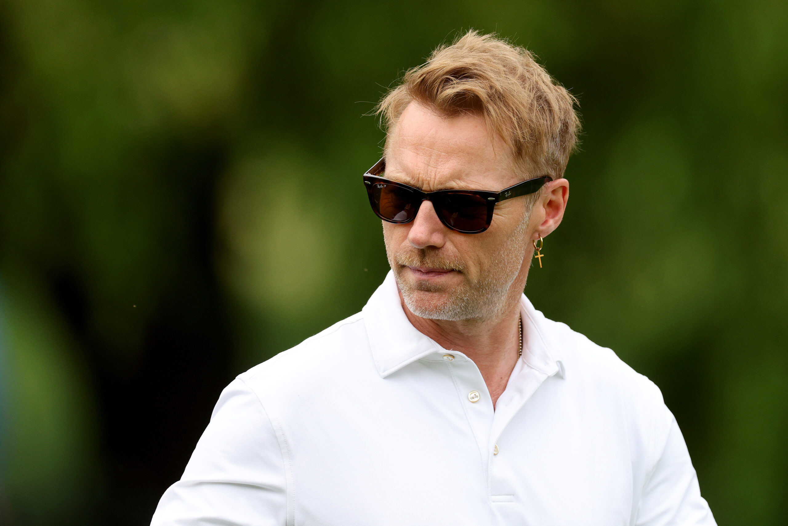 singer-ronan-keating-will-begin-building-a-large-garage-at-his-home-in-england