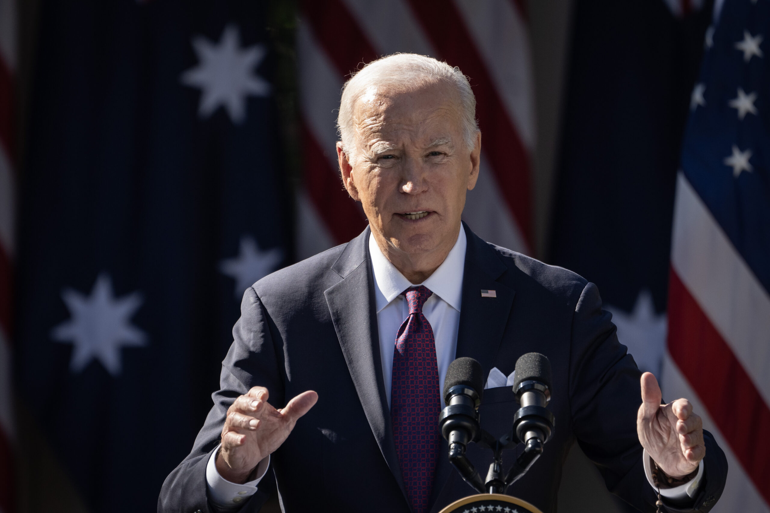 joe-biden-celebrates-finding-the-body-of-the-maine-gunman-and-condemns-the-“gun-epidemic”