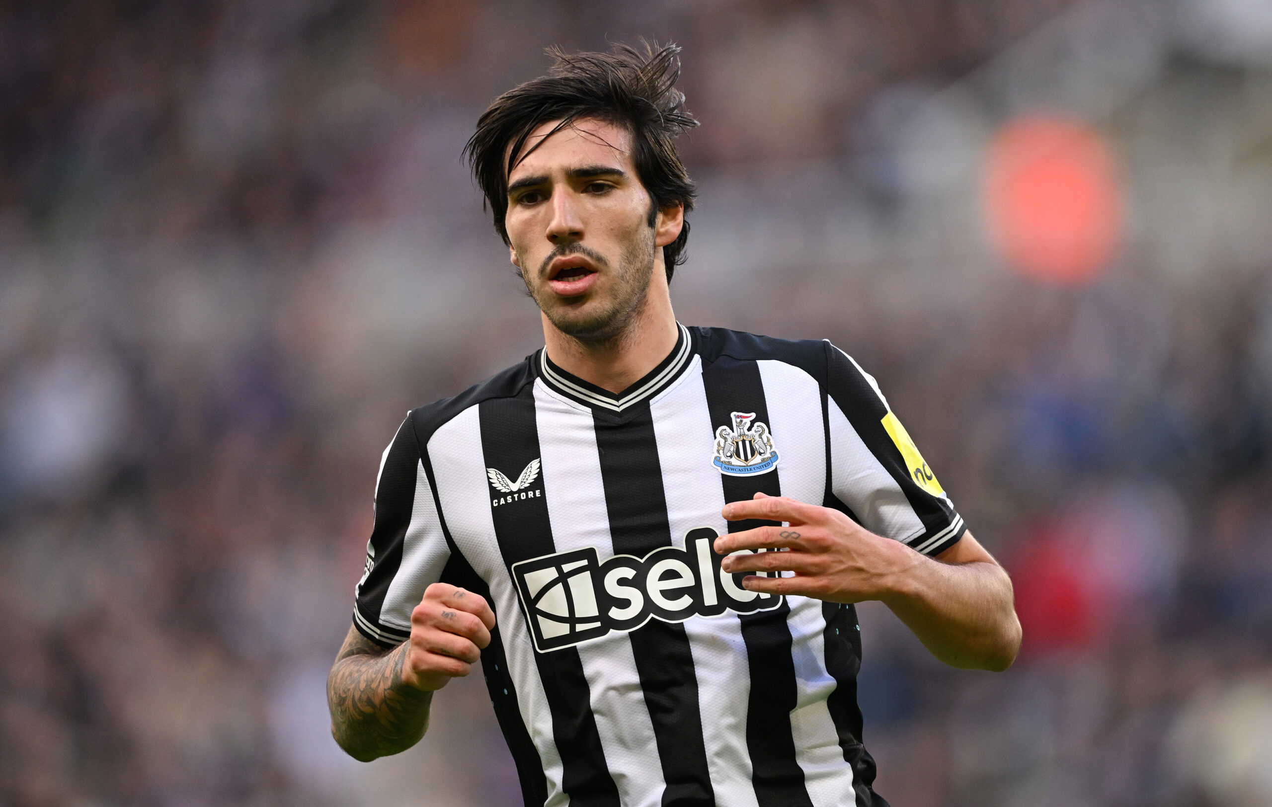 italian-sandro-tonali-will-spend-10-months-without-playing-for-newcastle-for-making-illegal-bets