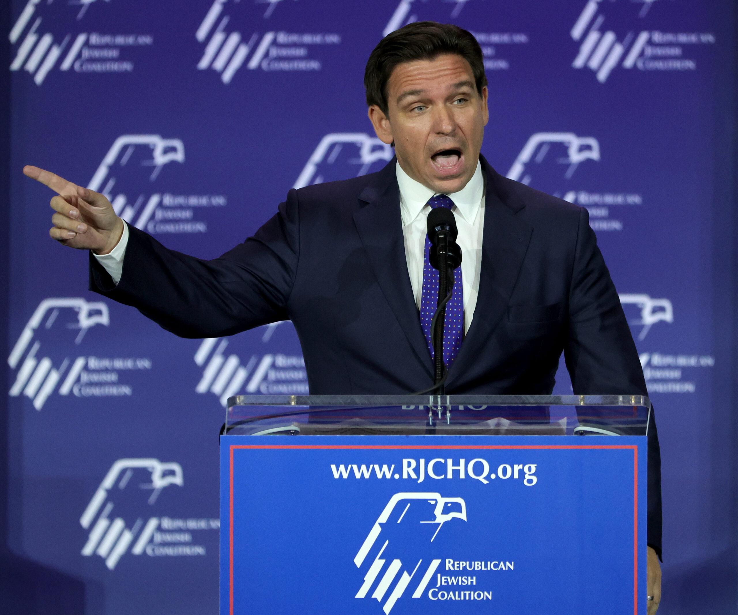 ron-desantis-defended-the-ban-on-pro-palestinian-groups-at-florida-universities