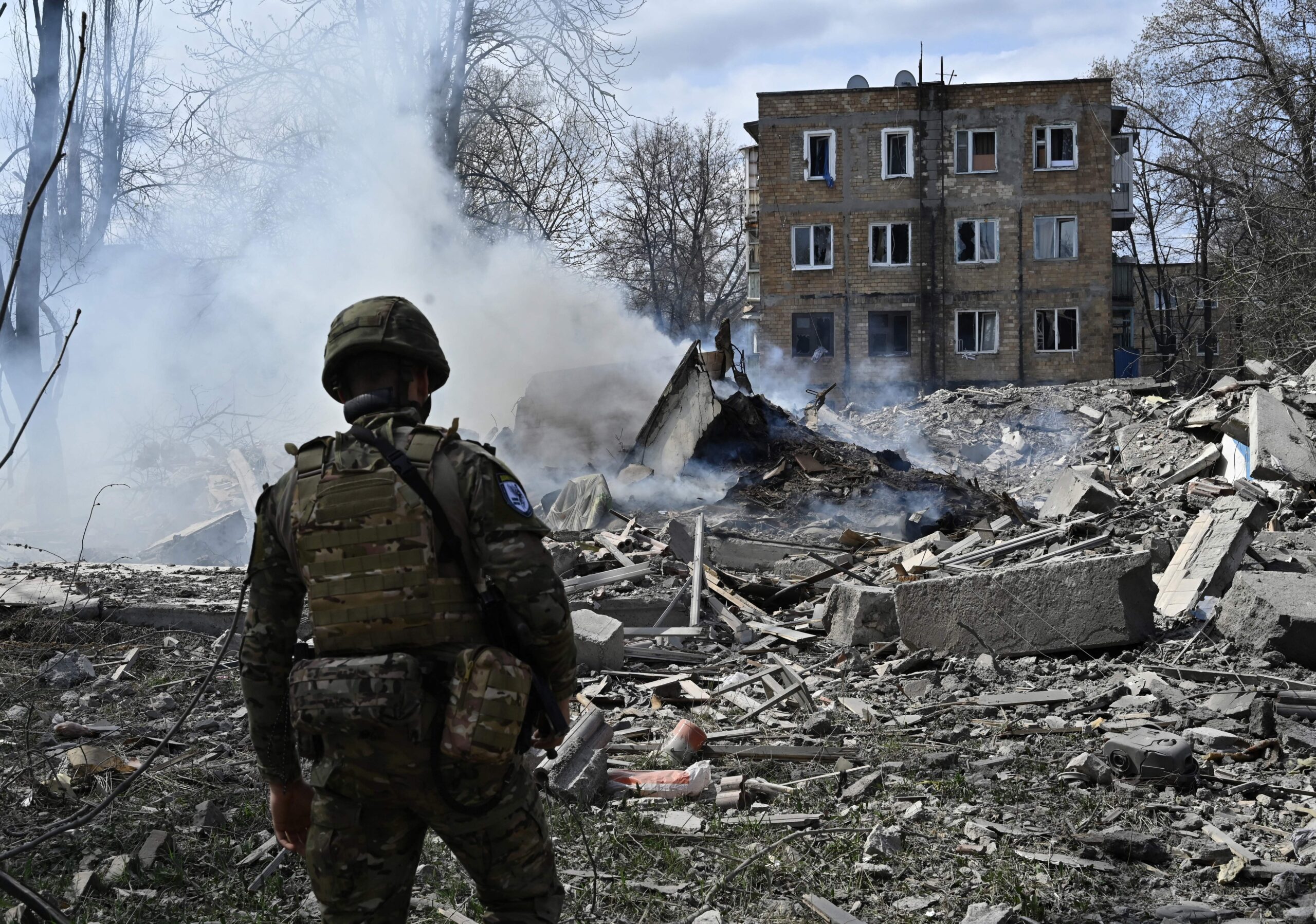 russia-launches-intensive-attack-against-ukraine:-bombs-more-than-100-settlements-in-a-single-day