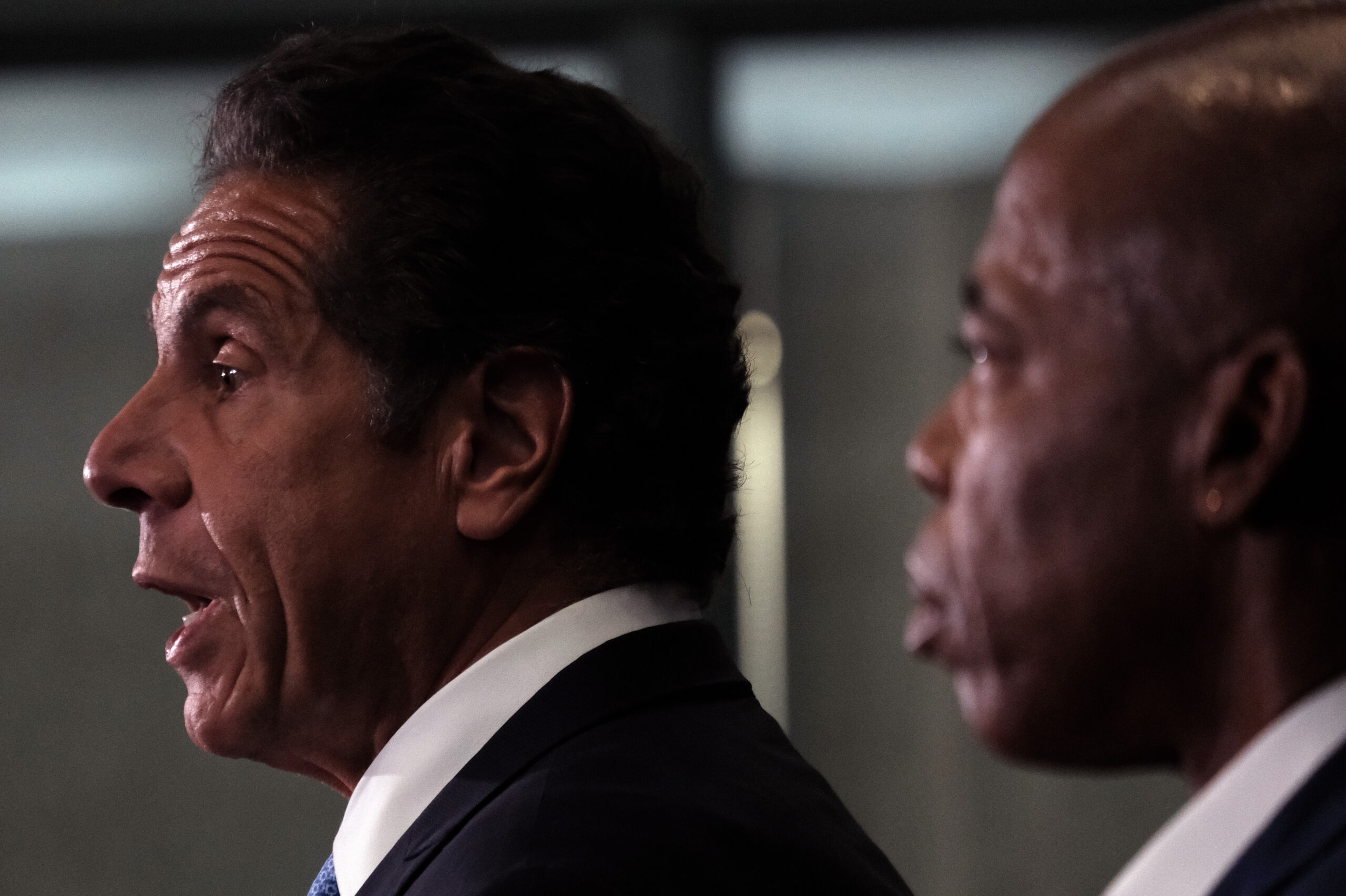 cuomo-agrees-with-adams-about-immigrants-in-ny:-“the-city-cannot-bear-the-burden”