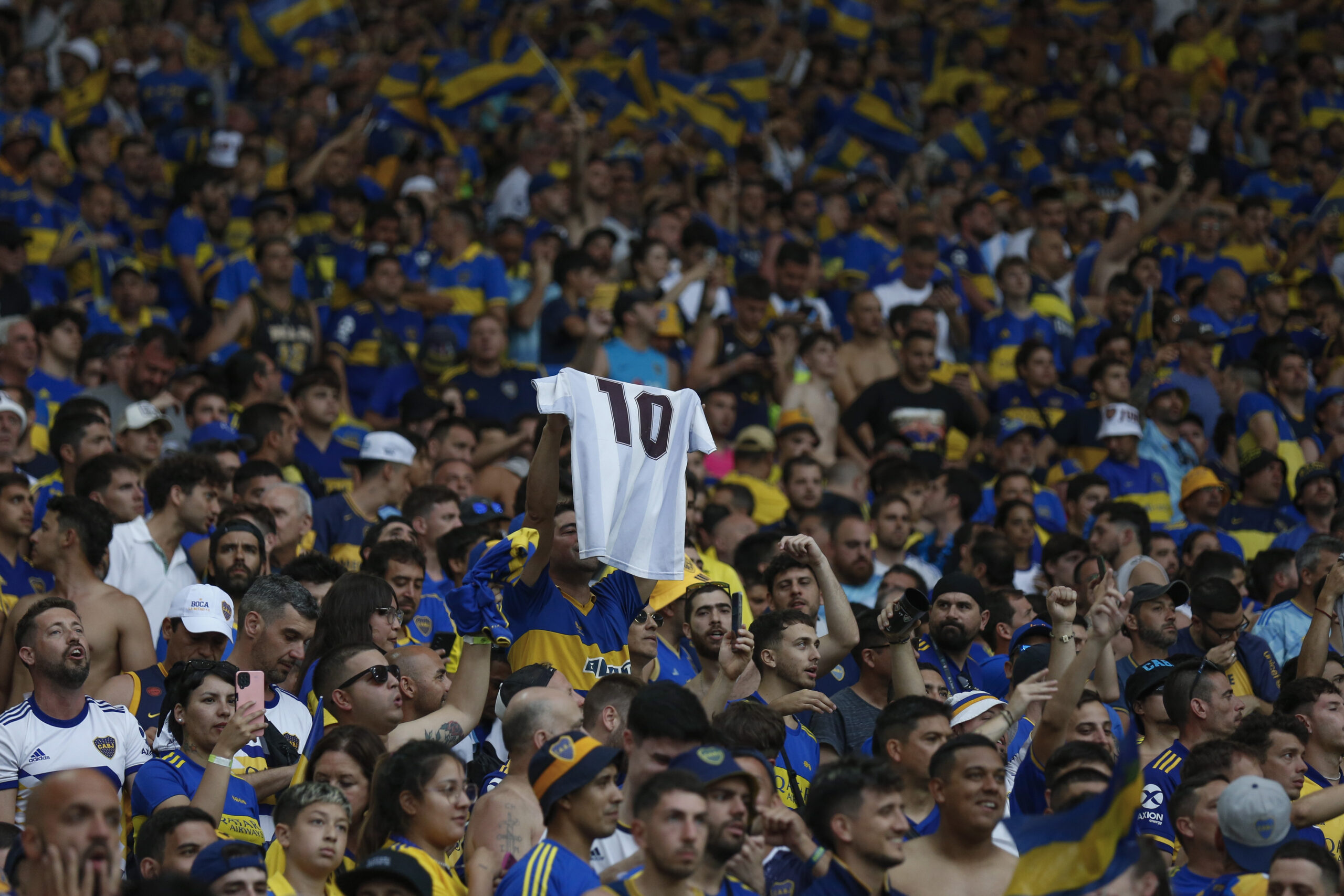 tragedy-in-football:-23-year-old-man-took-his-own-life-after-boca-juniors'-defeat-against-fluminense