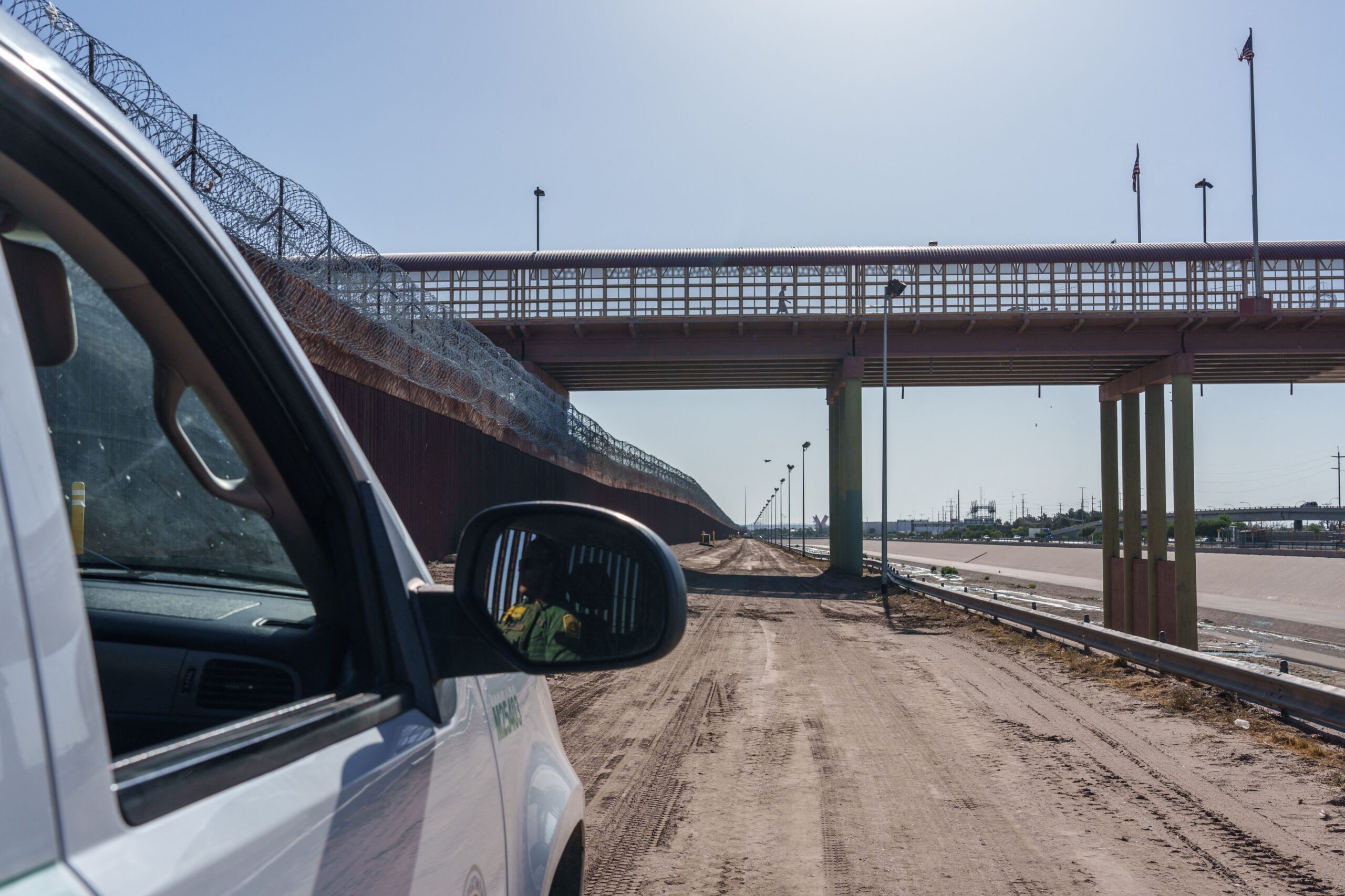 the-vehicle-procedure-at-the-texas-border-crossing-is-suspended-due-to-the-increase-in-the-migratory-flow