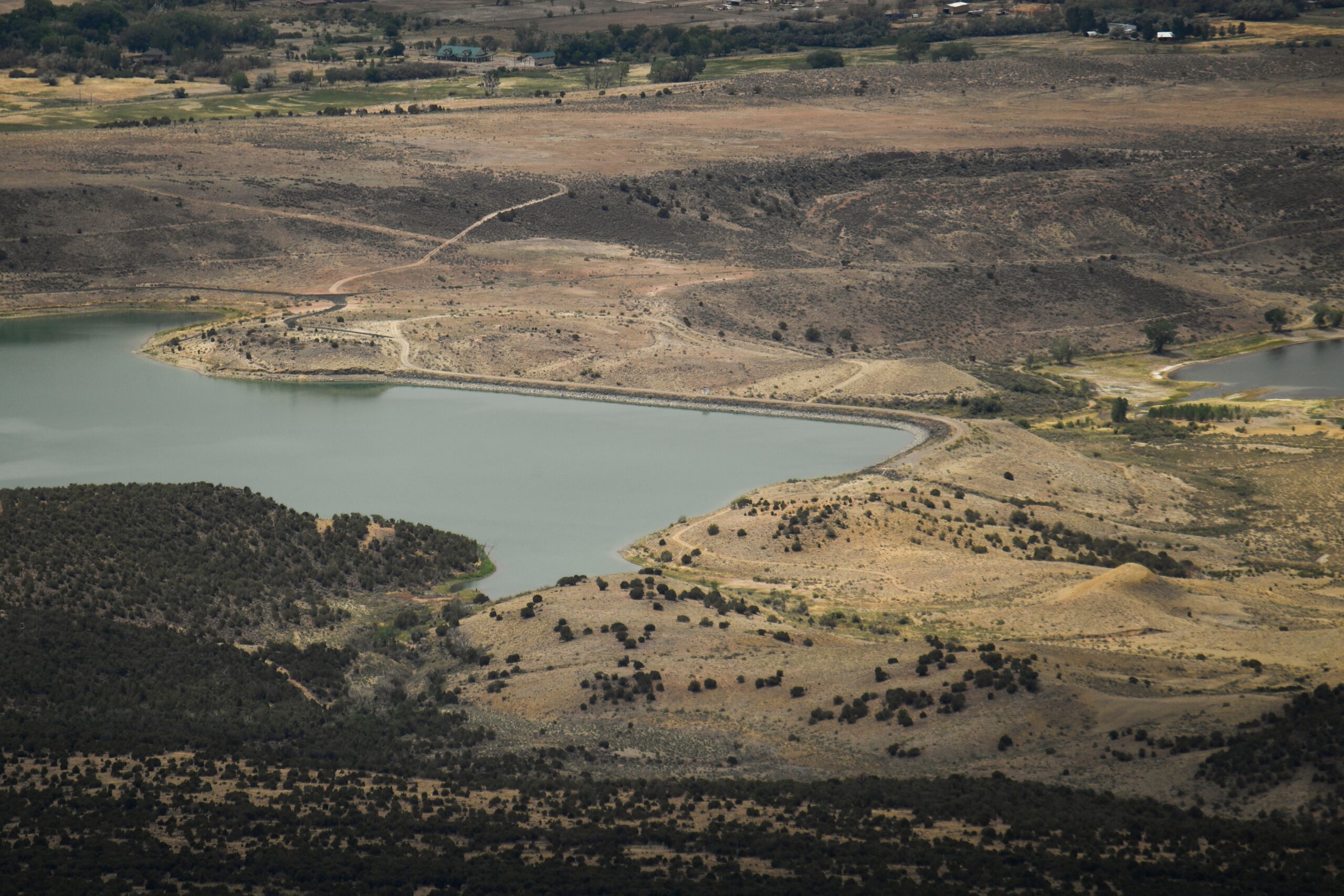 grand-mesa:-the-largest-flat-mountain-in-the-world,-a-wonder-for-adventurers-in-colorado