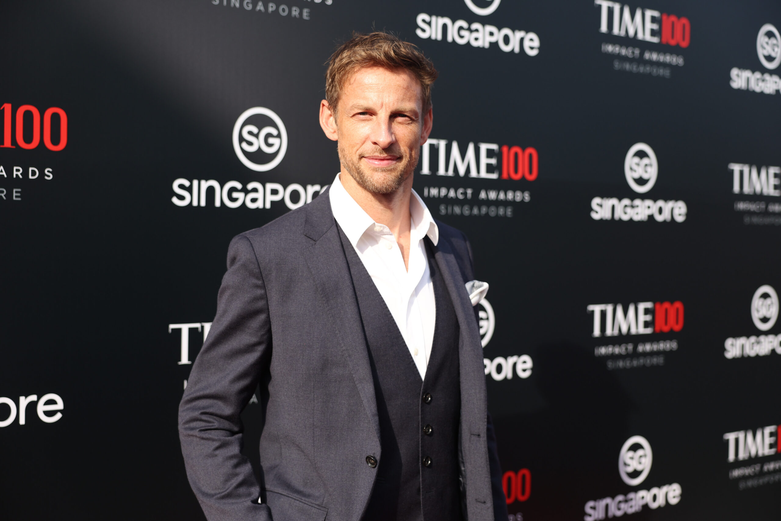 pilot-jenson-button-asks-for-$2.3-million-for-a-vacation-home-in-palm-springs