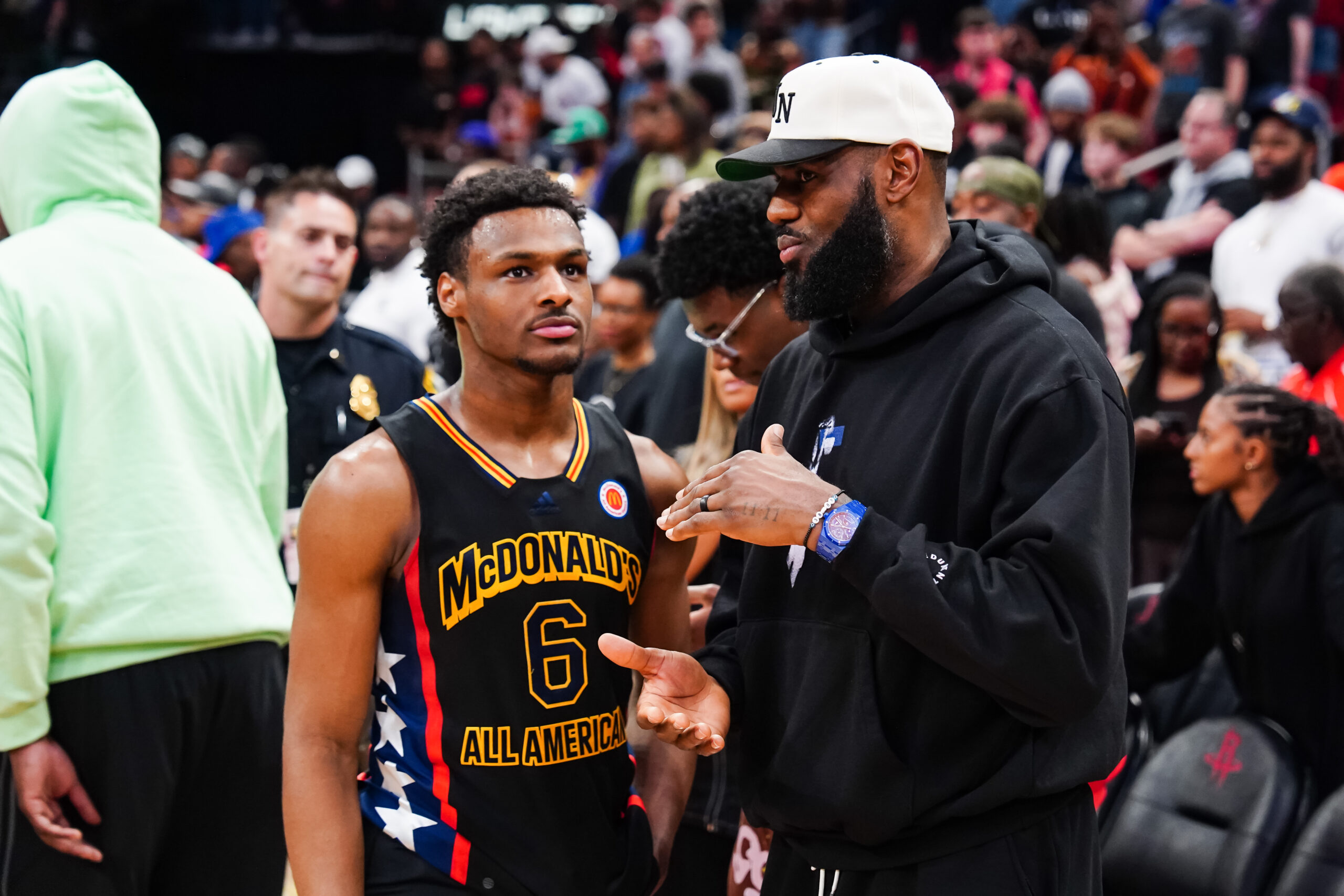 “i-have-to-see-bronny's-first-game”:-lebron-james-will-be-absent-from-the-lakers-for-his-son