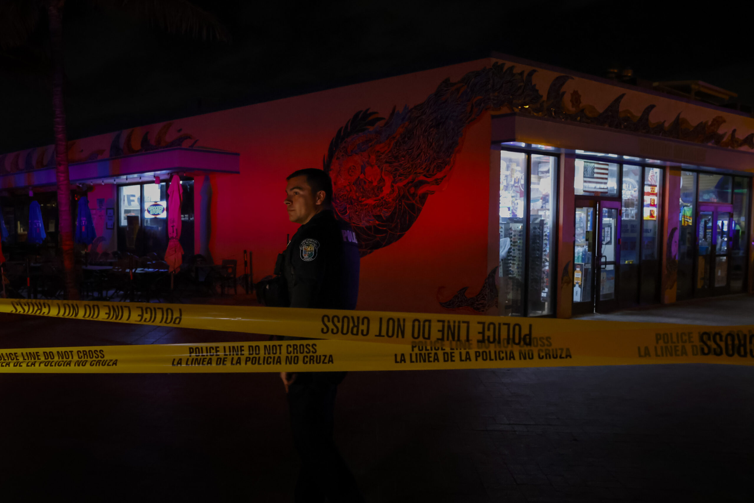 one-dead-and-one-injured-after-shooting-at-a-florida-shopping-center-before-christmas