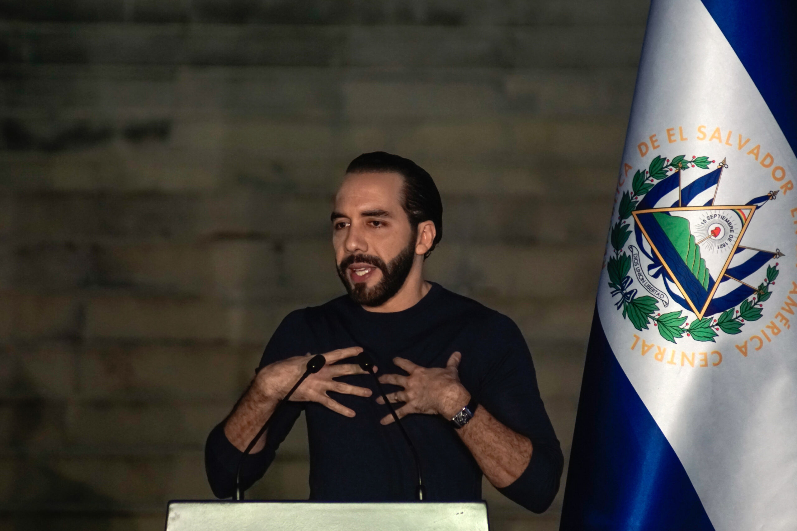 they-accuse-nayib-bukele's-government-of-political-persecution-due-to-an-arrest-warrant-against-a-critic