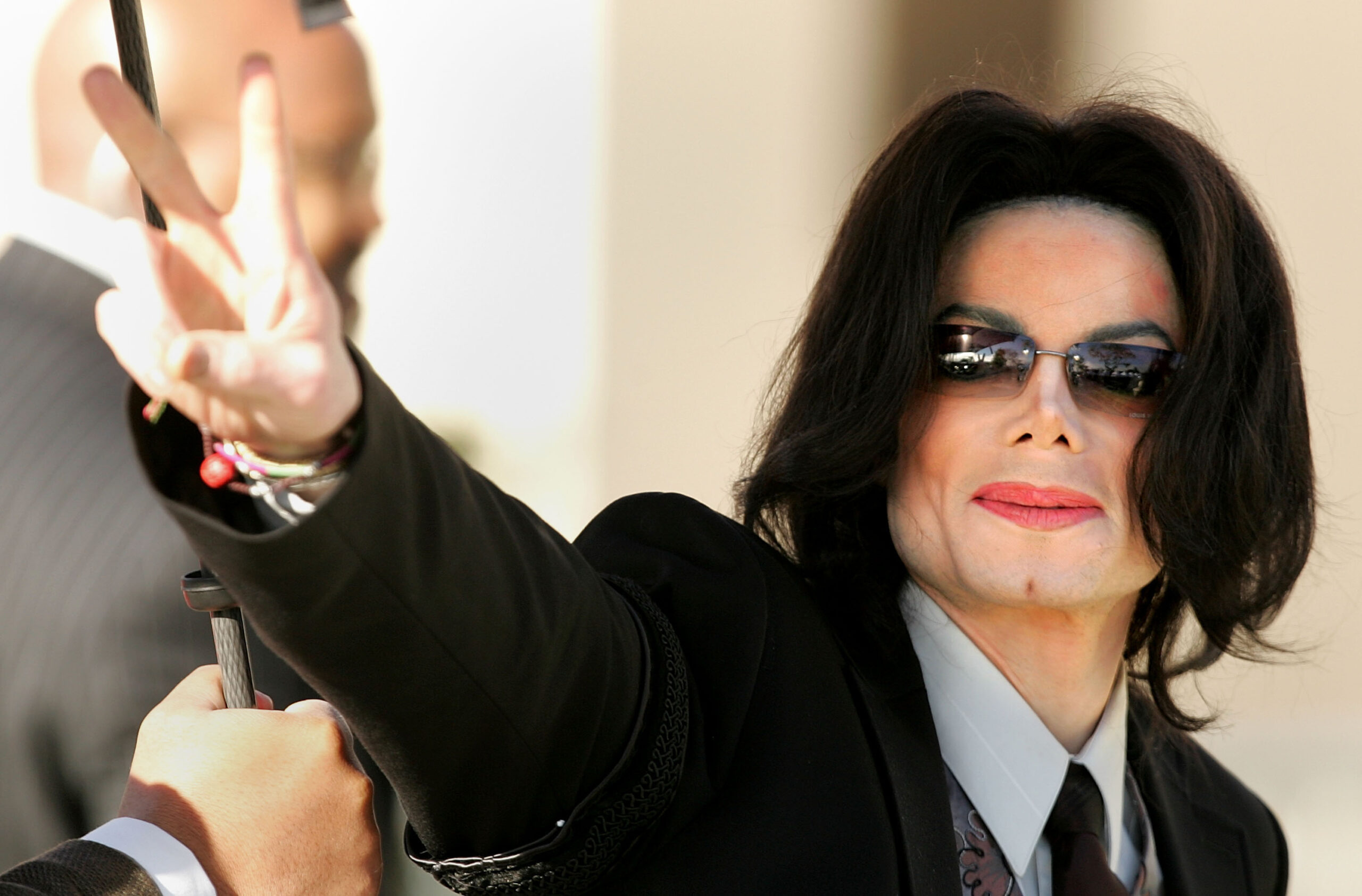 michael-jackson-wore-wigs-and-we-tell-you-the-surgeries-he-decided-to-undergo