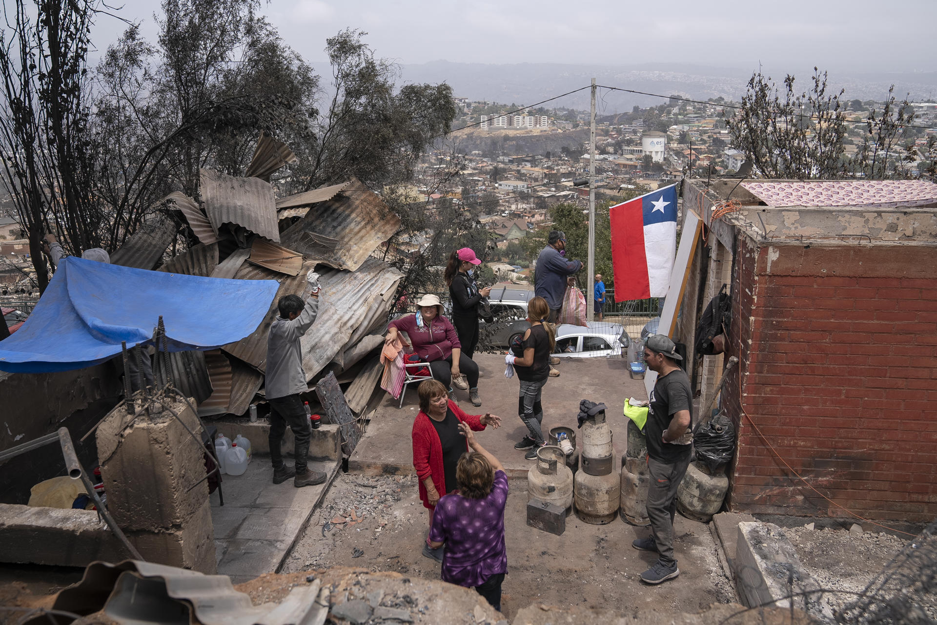 two-people-were-released-without-charges-after-being-arrested-for-alleged-involvement-in-the-fires-in-chile