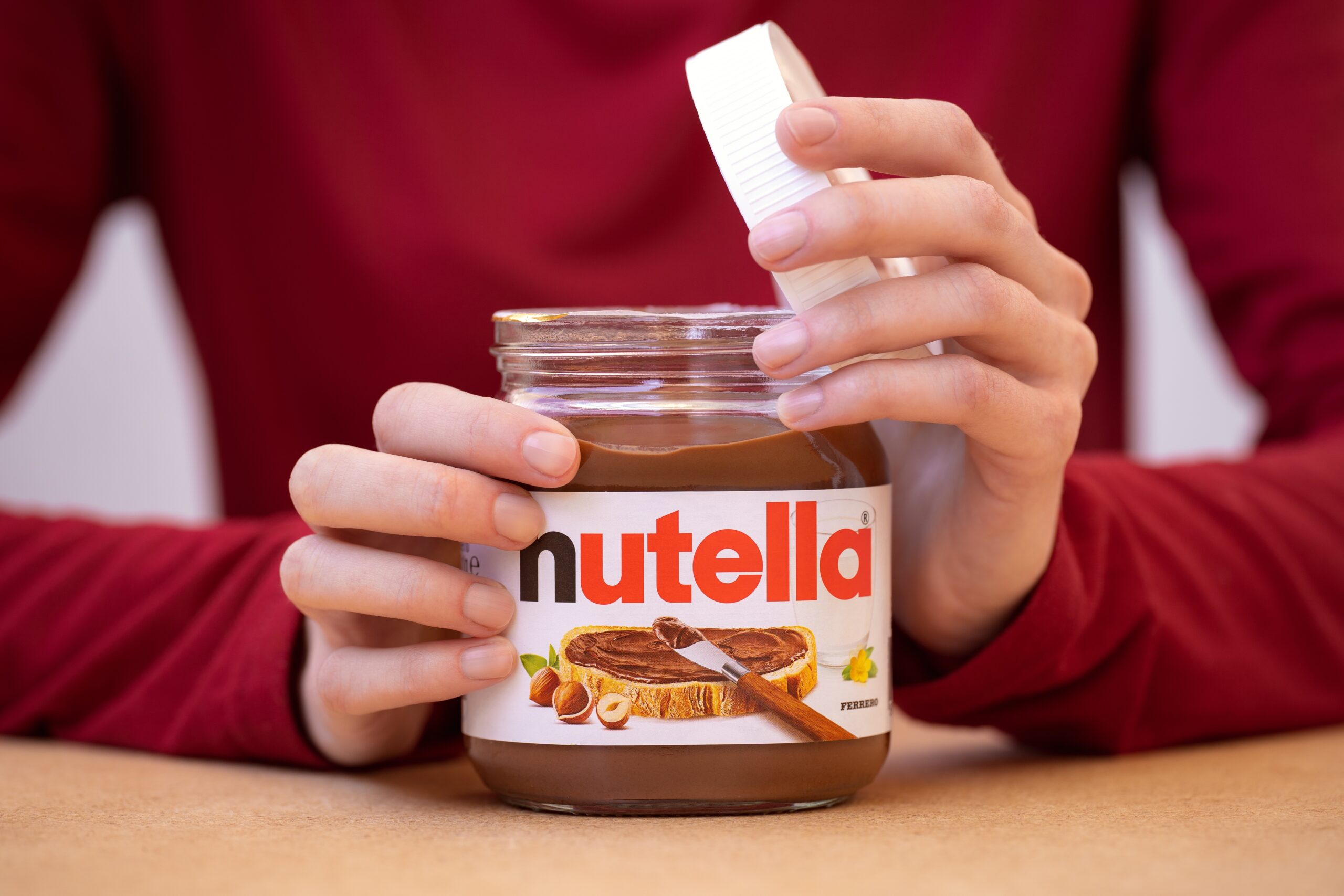 nutella-reaches-60-years-with-a-new-collection-of-jars-inspired-by-smiles