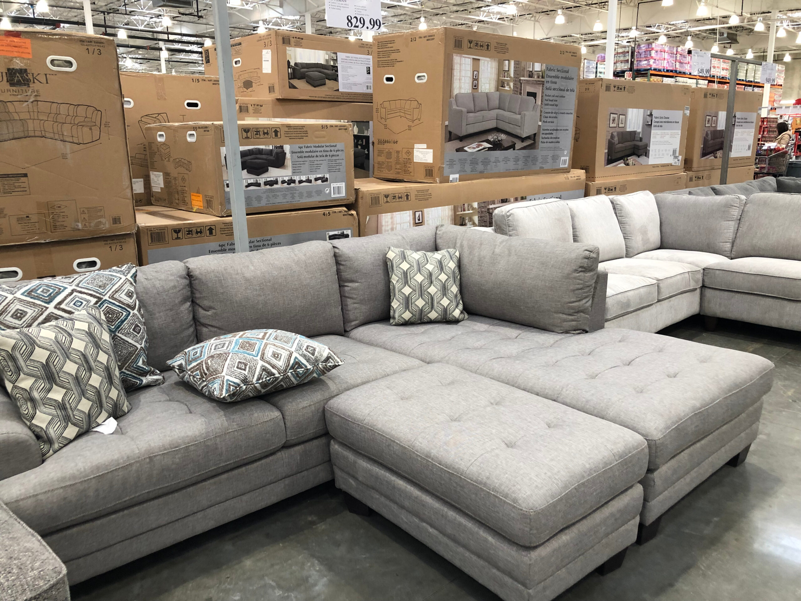 woman-returns-sofa-to-costco-two-years-after-buying-it-because-she-didn't-like-it-anymore