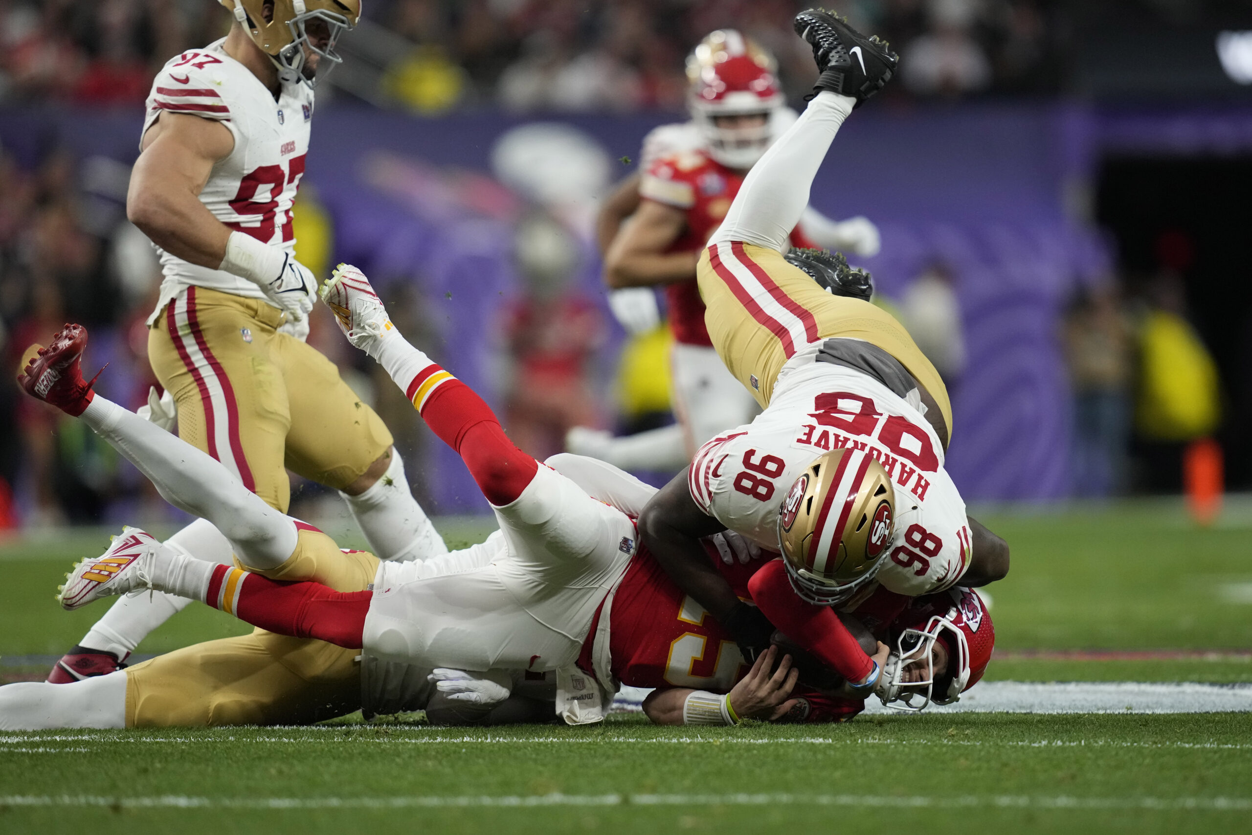 nfl-competition-committee-seeks-to-ban-hip-drop-tackle-after-injuries-increase-by-25%-in-2023