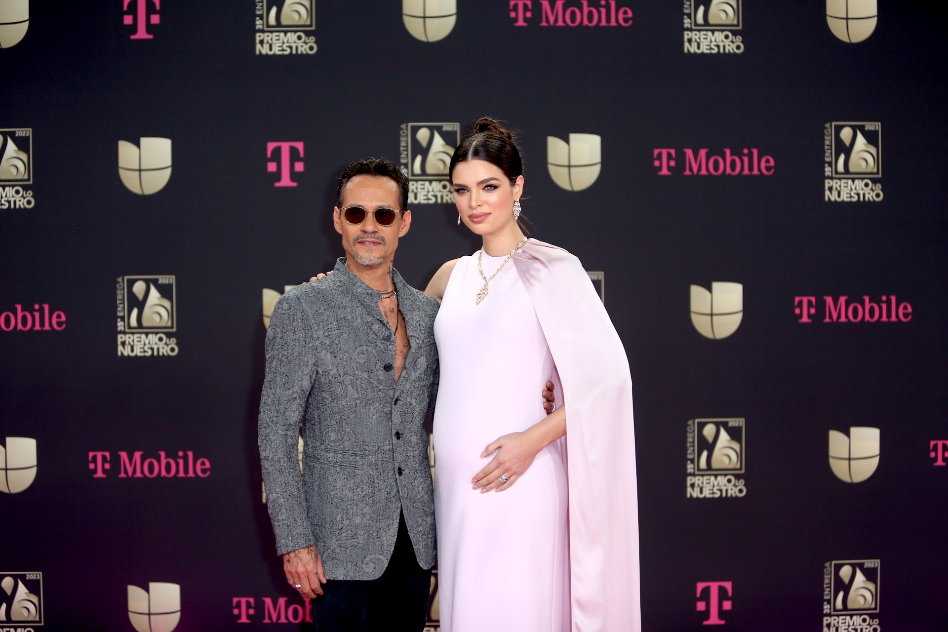 are-nadia-ferreria-and-marc-anthony-expecting-their-second-child?-the-model-raises-suspicions-for-her-latest-photos