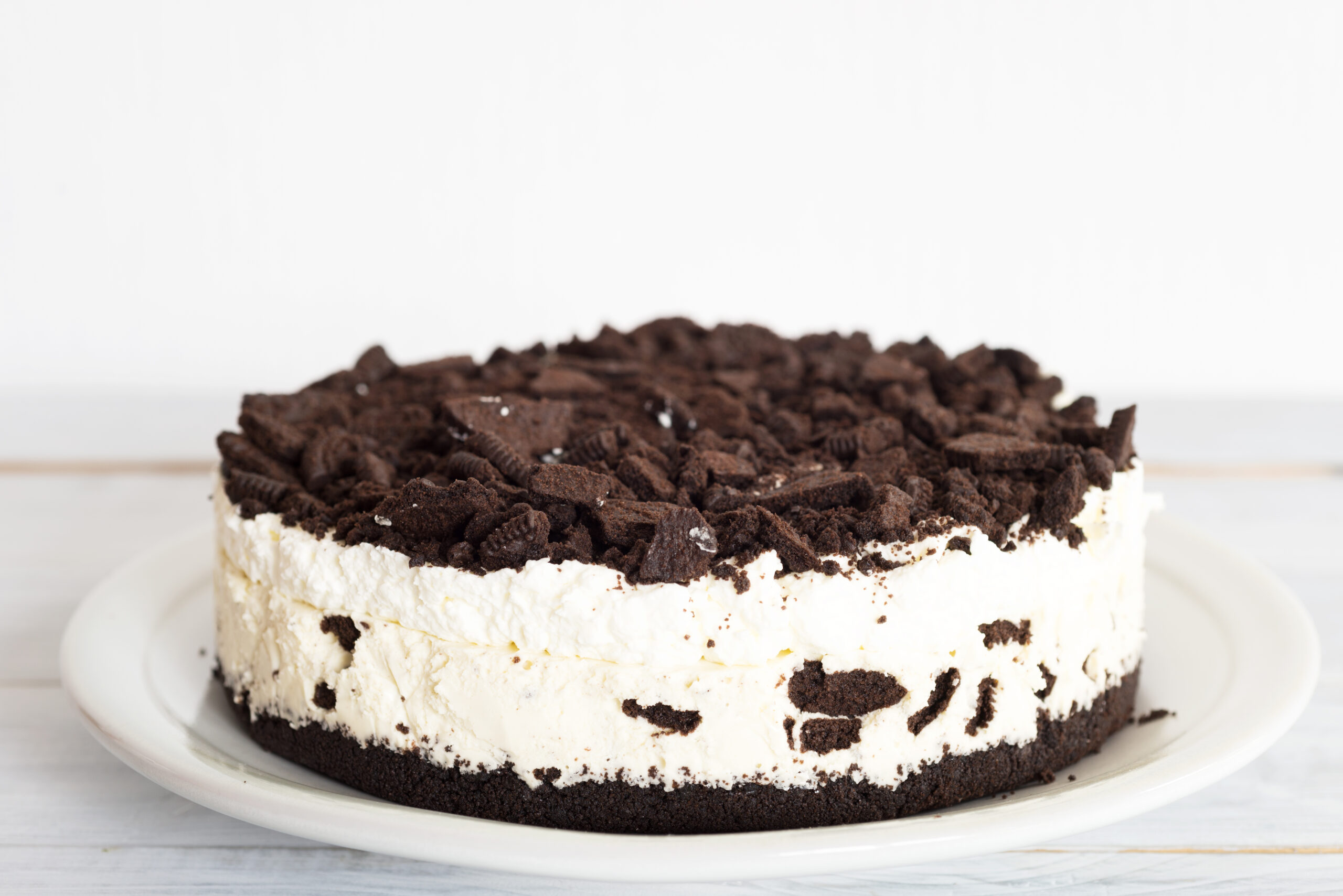 how-to-make-a-frozen-oreo-cake-quickly-and-easily