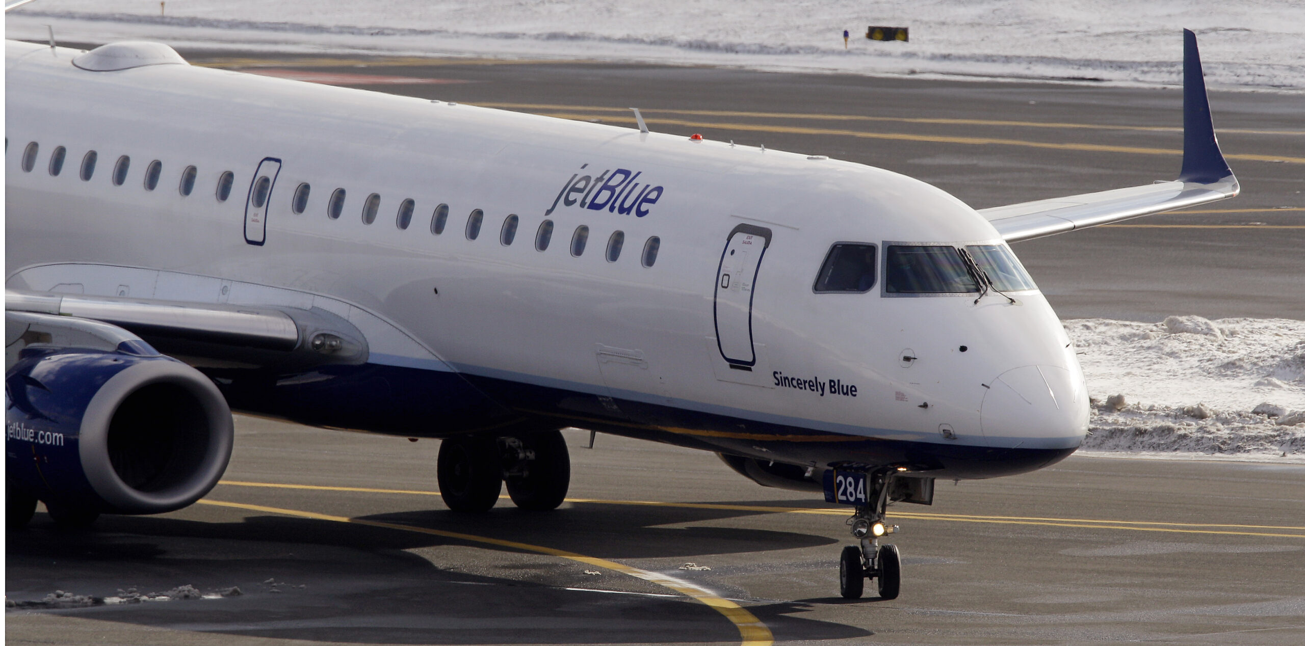 jetblue-offers-$50-off-flights-per-person-as-part-of-“big-spring-sale”