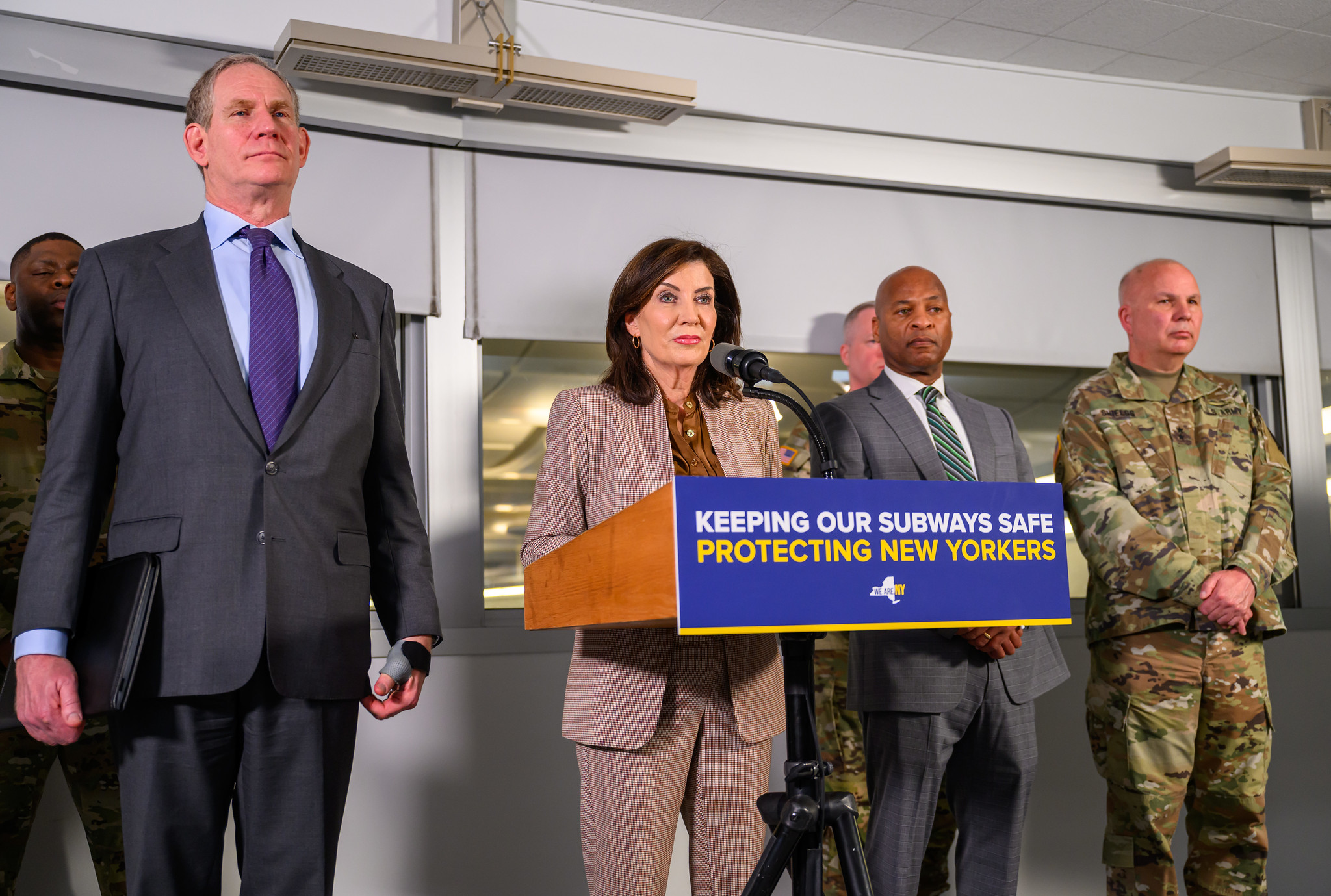 new-york-wants-to-prohibit-access-to-trains-and-buses-to-subjects-who-repeat-crimes-on-the-subway