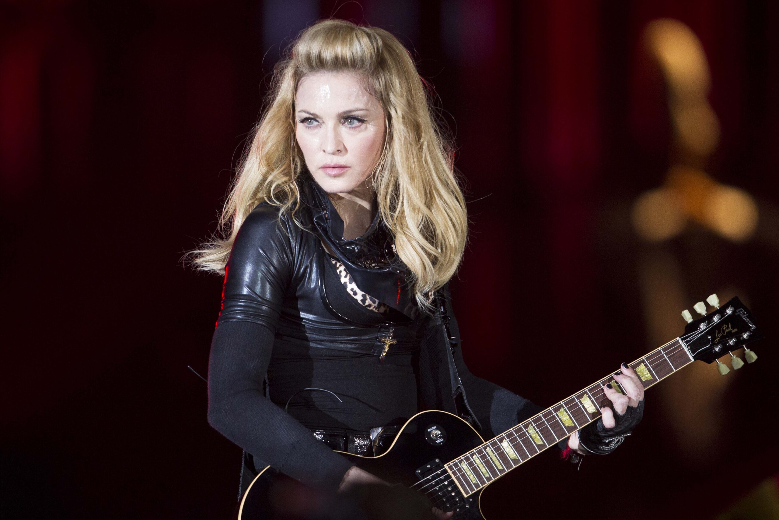 madonna-gives-details-of-her-near-death-experience-in-full-concert