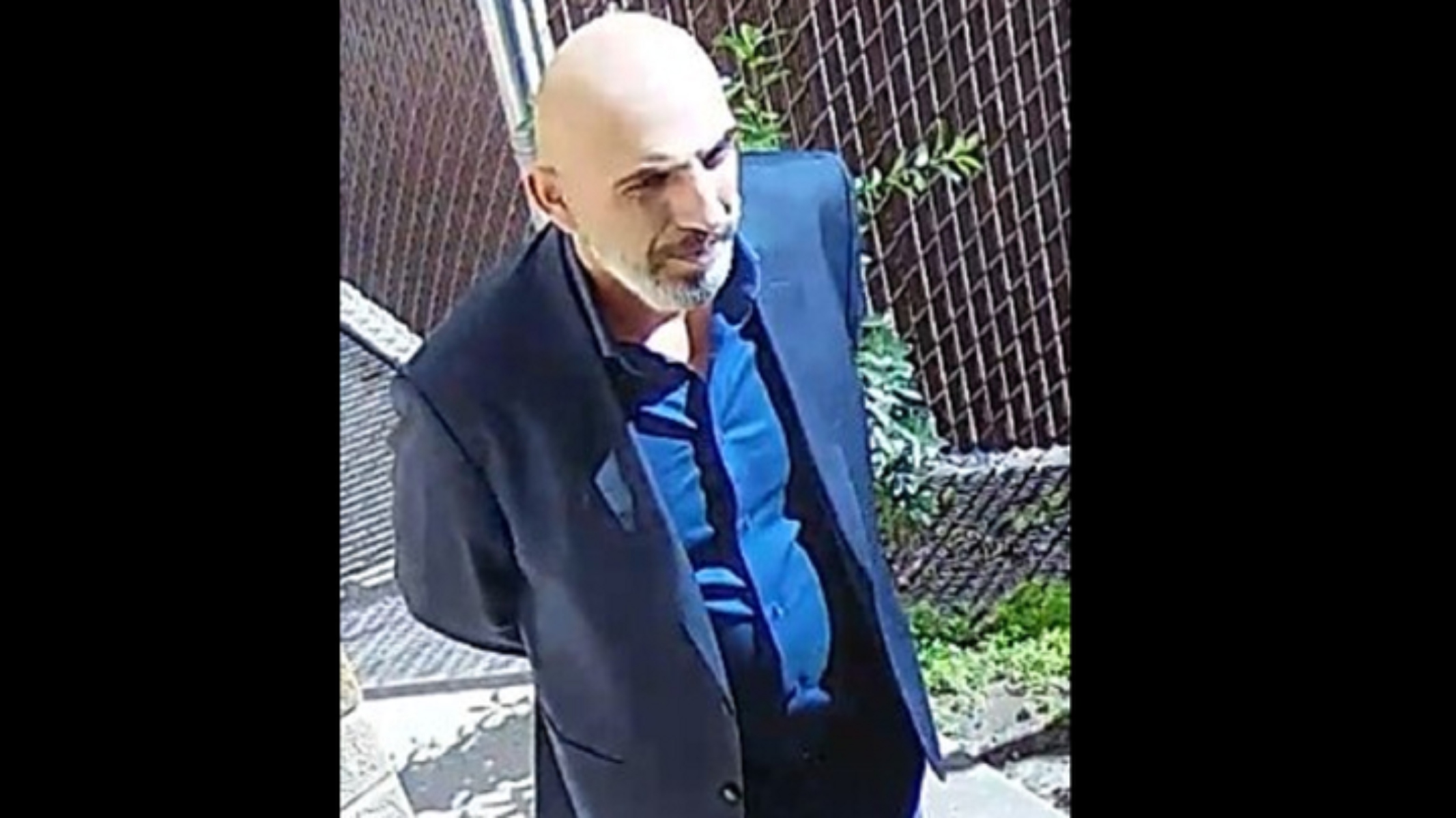 he-posed-as-a-priest-and-stole-$900-from-a-new-york-church:-police-are-looking-for-him