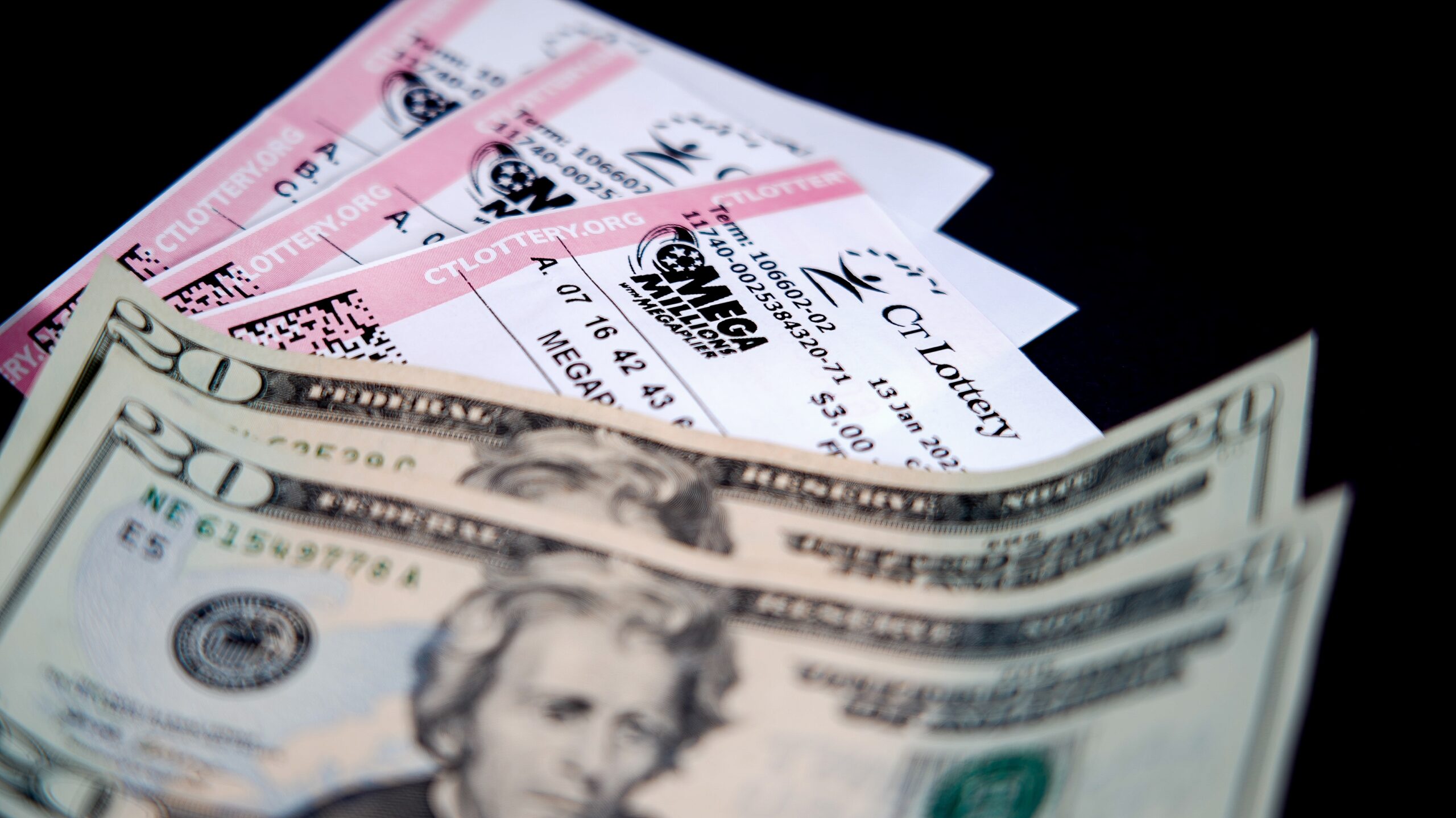 $1.13-billion-mega-millions-winner-will-have-to-wait-30-years-to-get-all-the-money