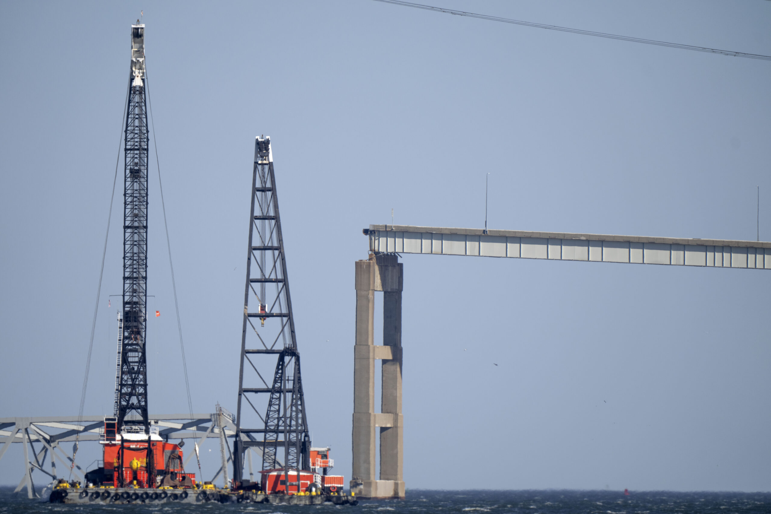 the-largest-crane-on-the-east-coast-of-the-united-states-arrives-in-baltimore-for-cleaning-work