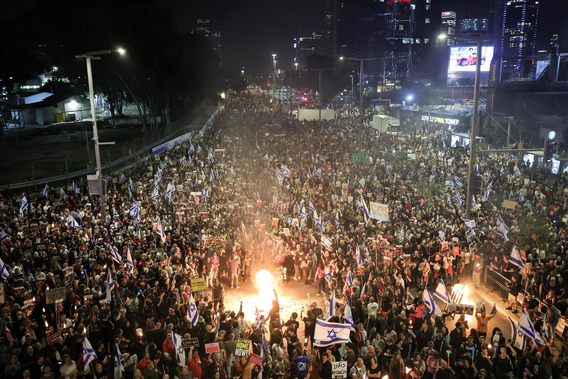 thousands-of-israelis-demanded-a-hostage-agreement-for-benjamin-netanyahu-during-a-protest-in-tel-aviv