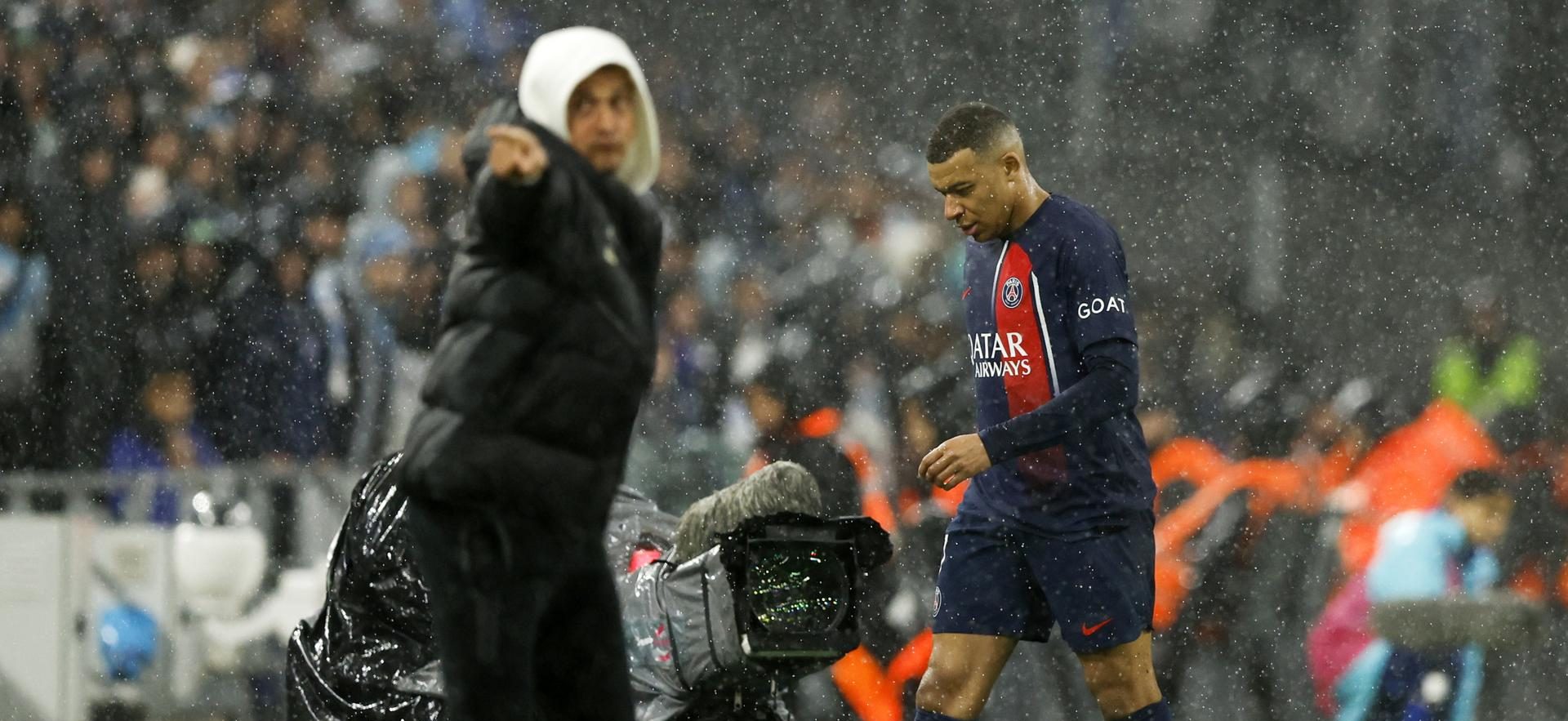 he-was-whistled:-kylian-mbappe's-gesture-of-disgust-after-being-substituted-in-the-french-classic