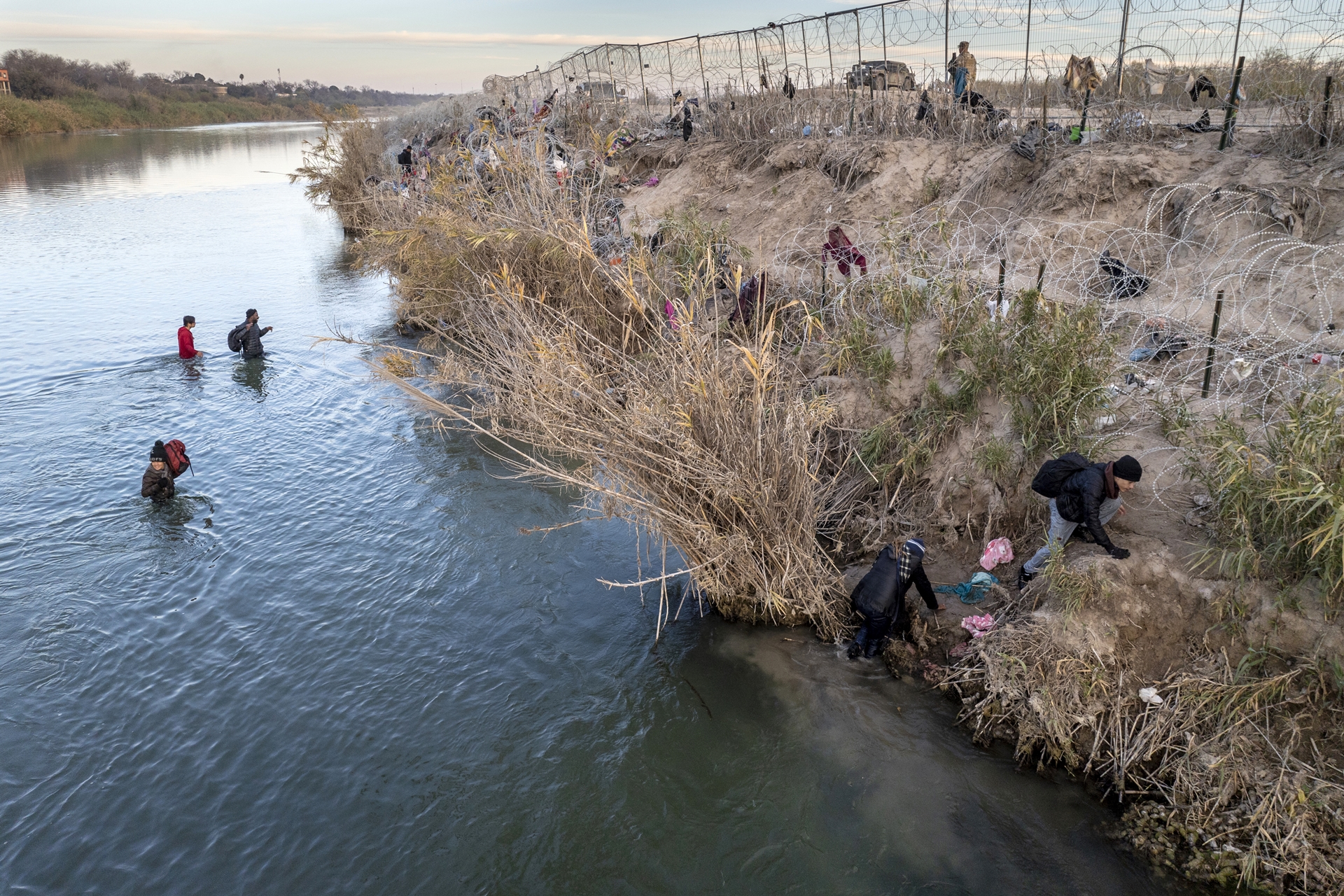 the-head-of-mexican-immigration-leads-a-surprise-operation-on-the-border-with-the-us.