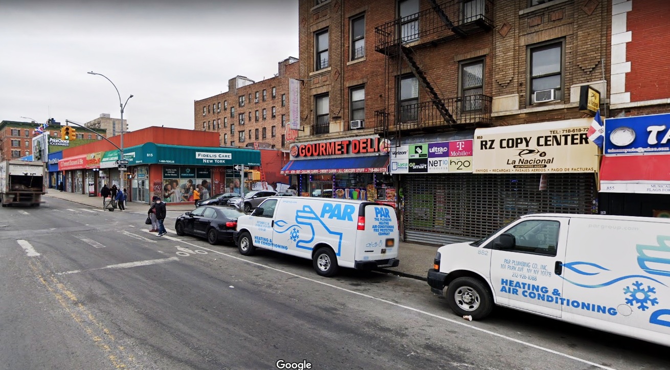 customer-shot-dead-while-having-breakfast:-violent-robbery-in-new-york-warehouse