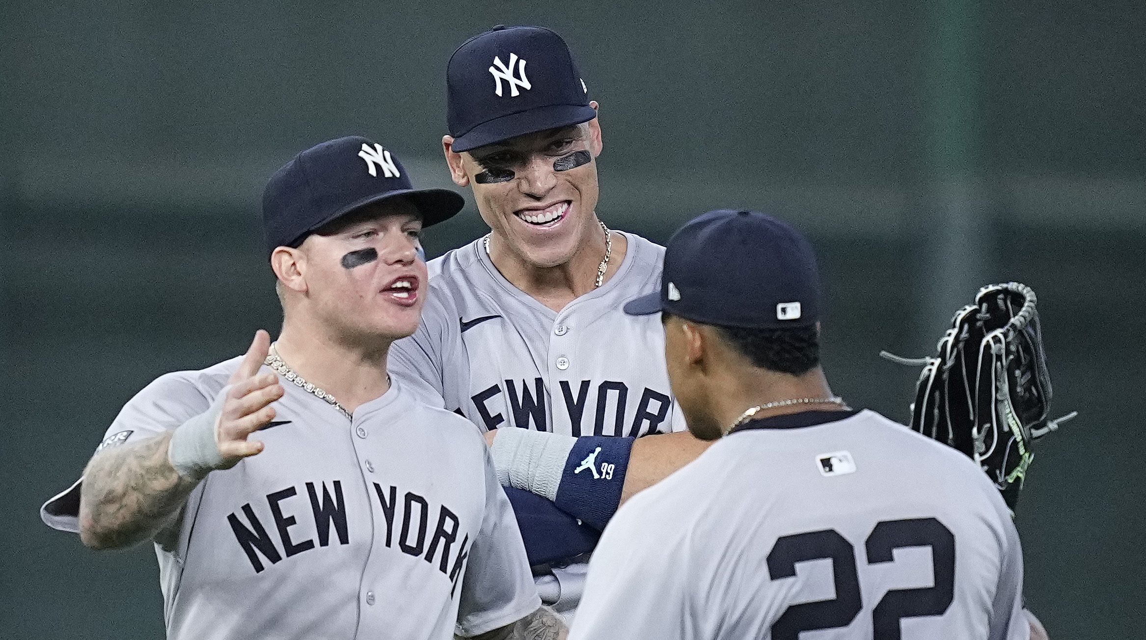 “we-are-all-friends-here”:-alex-verdugo-highlights-the-great-unity-that-exists-in-the-yankees