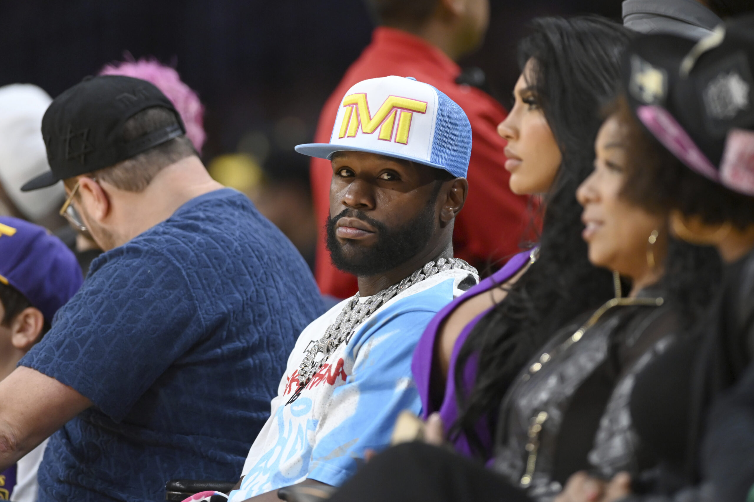 “keep-your-head-up!”:-floyd-mayweather-shows-his-support-for-rolly-romero-after-his-loss-to-pitbull-cruz