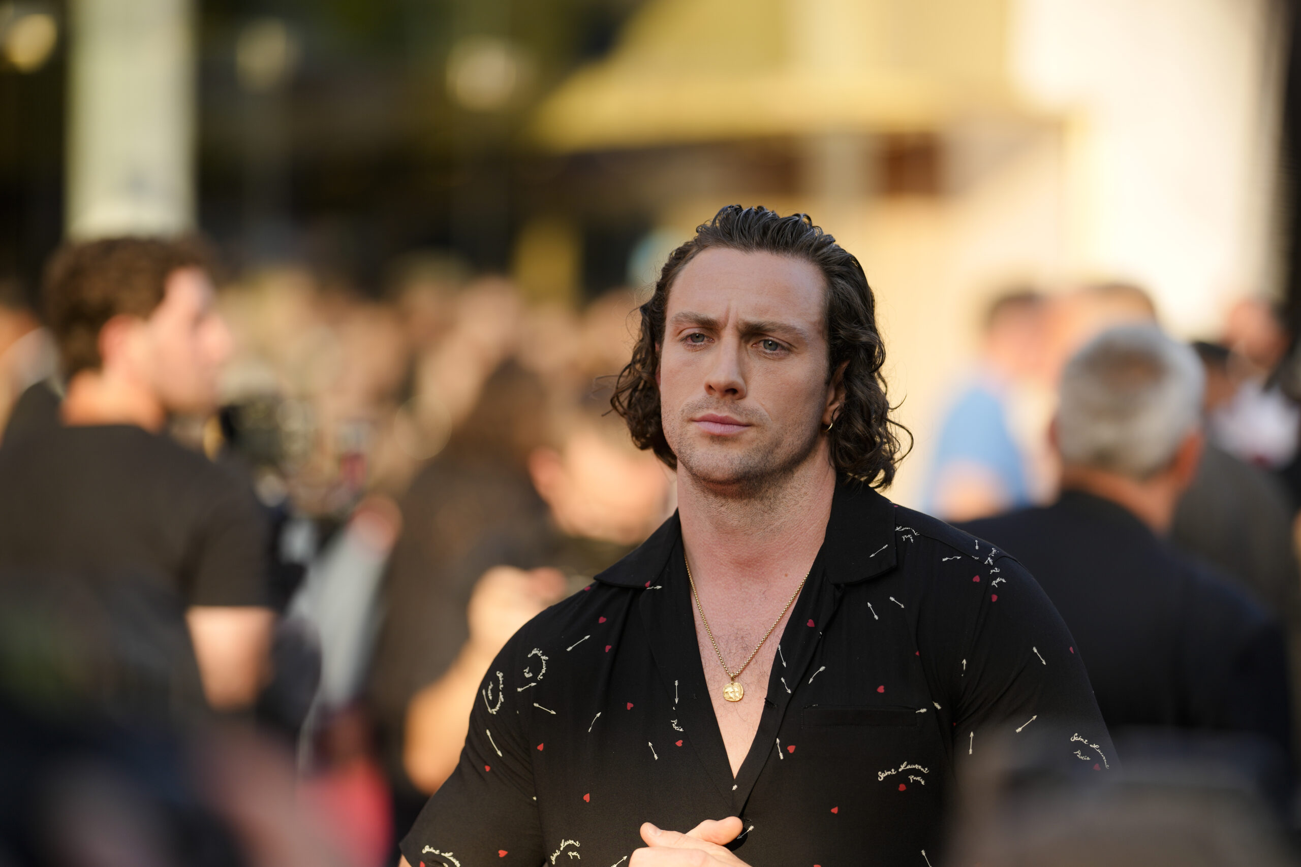 aaron-taylor-johnson-is-waiting-for-permits-to-continue-the-renovation-of-his-mansion