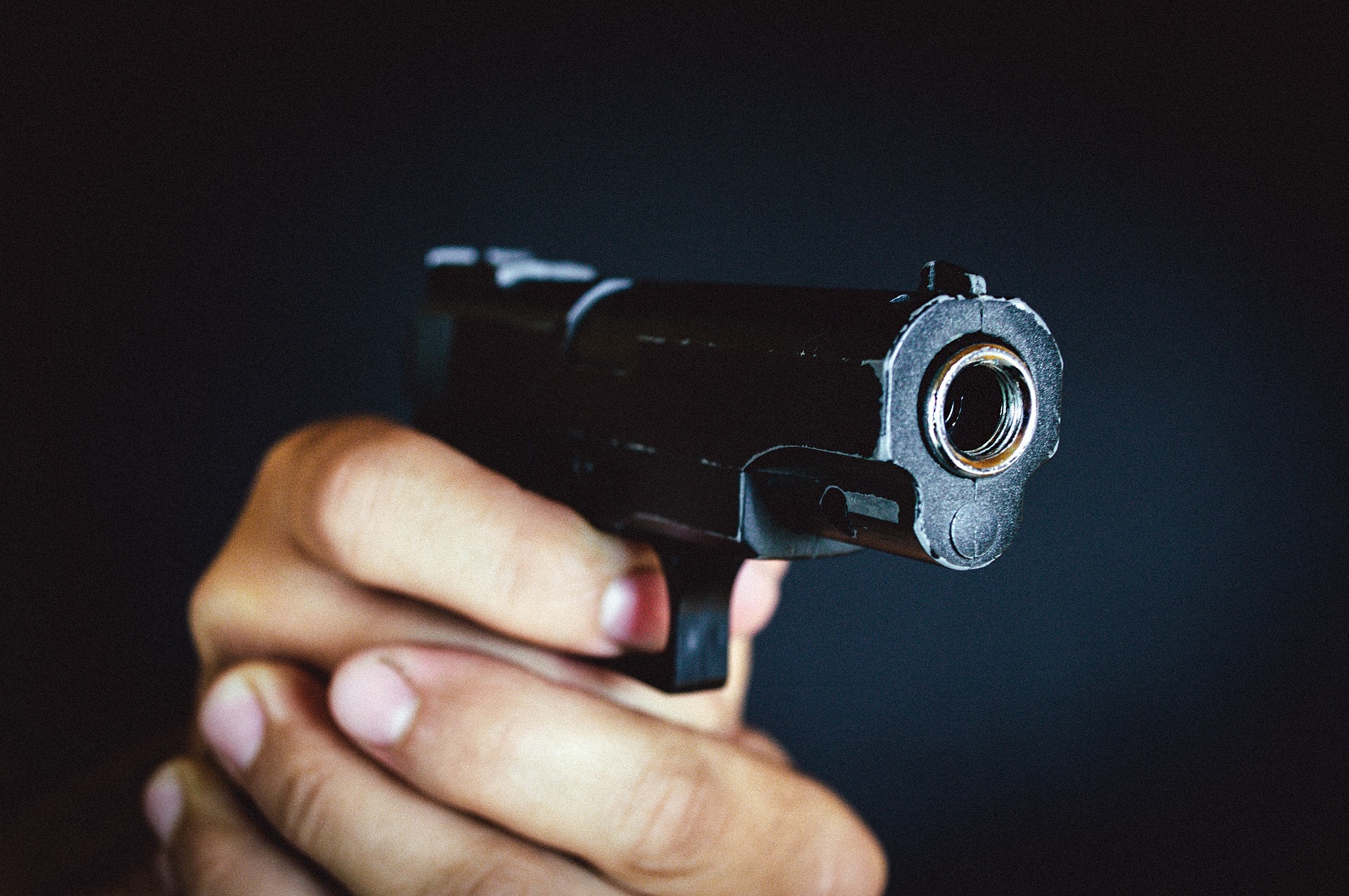 texas-teen-rips-off-part-of-hand-after-shooting-himself-while-playing-with-gun