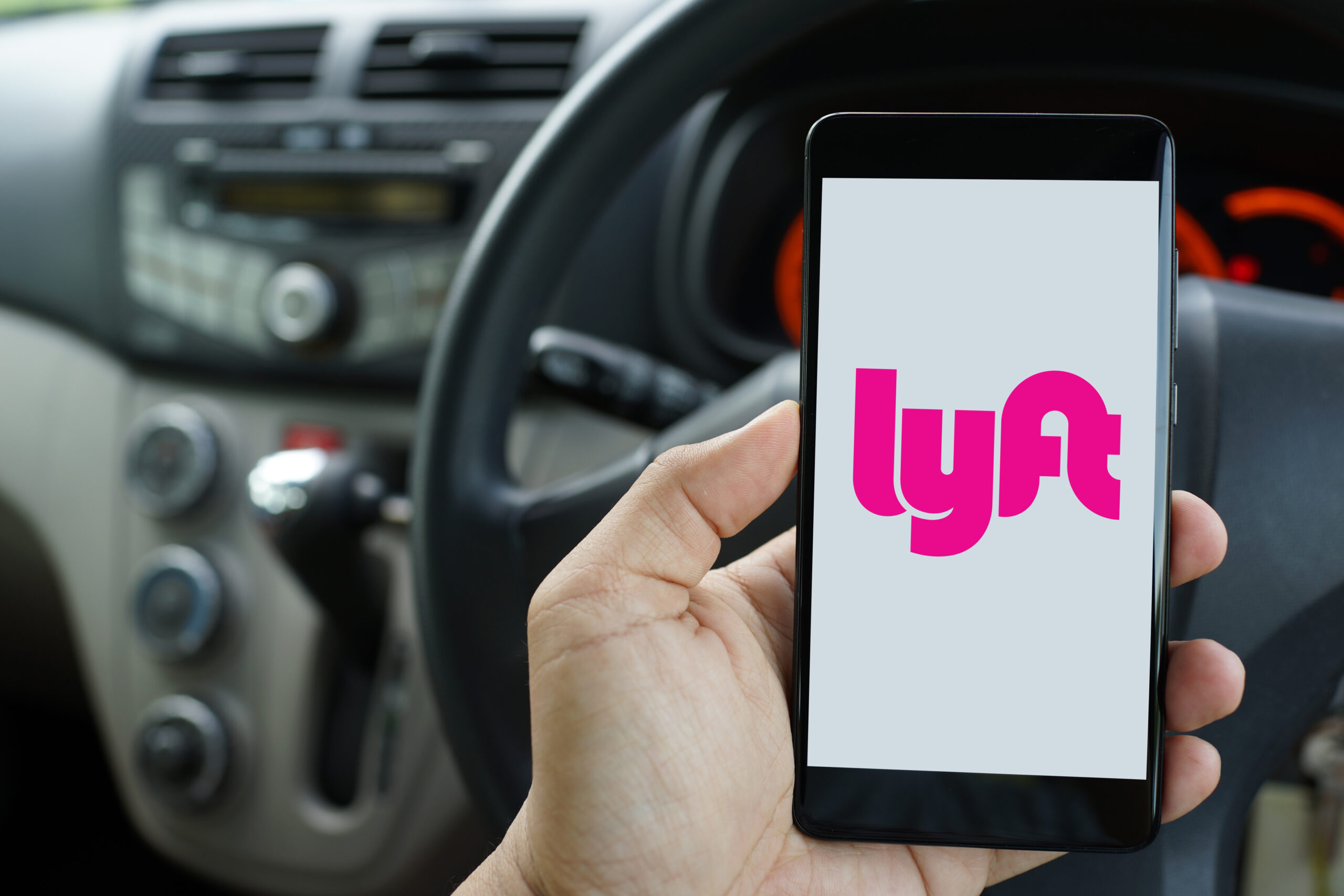 lyft-driver-receives-$5-tip-and-thanks-to-it-wins-$150,000-in-the-lottery