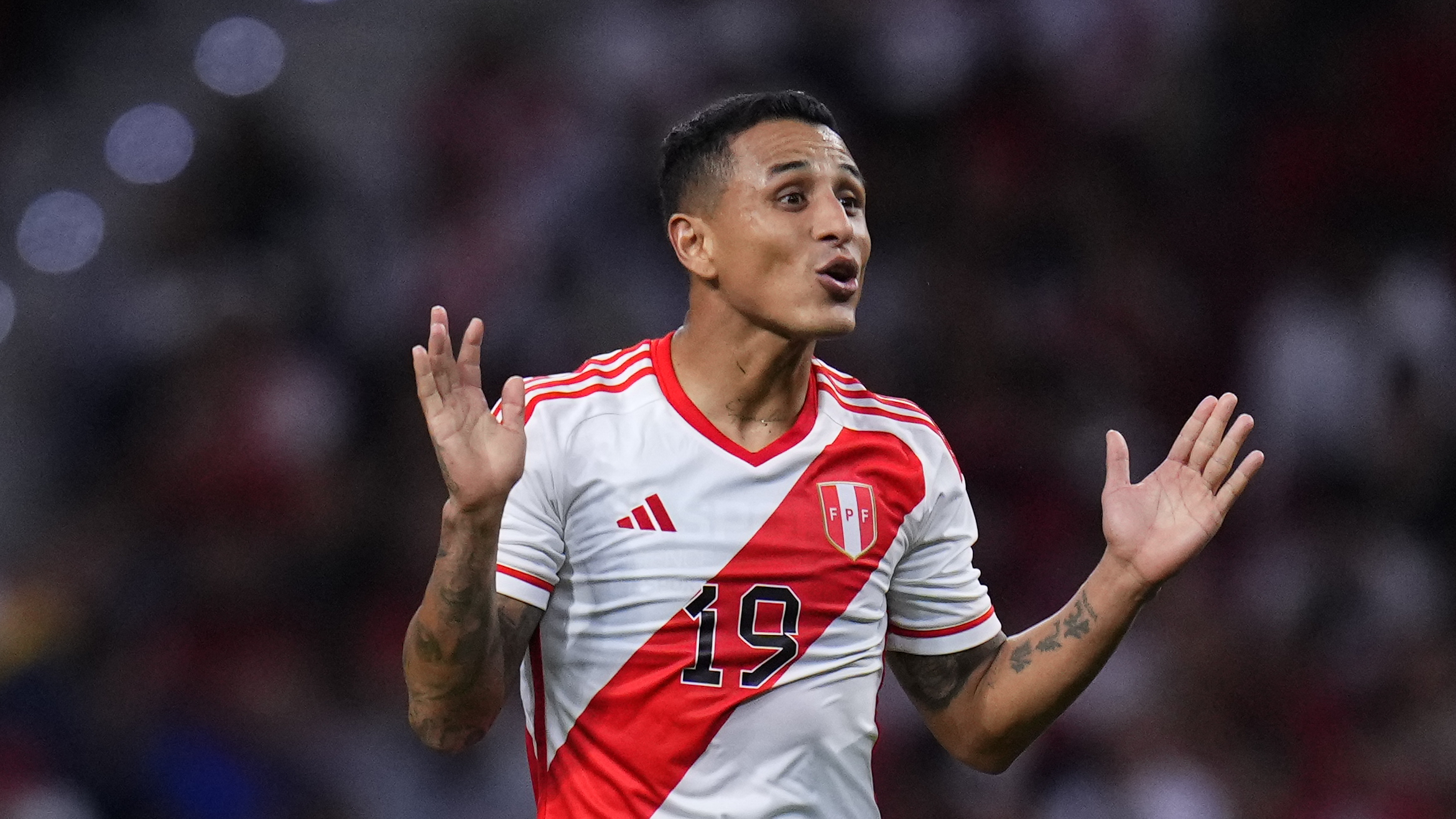 peruvian-yoshimar-yotun-suffers-an-injury-to-the-cruciate-ligament-in-his-knee-and-his-participation-in-the-copa-america-is-in-jeopardy