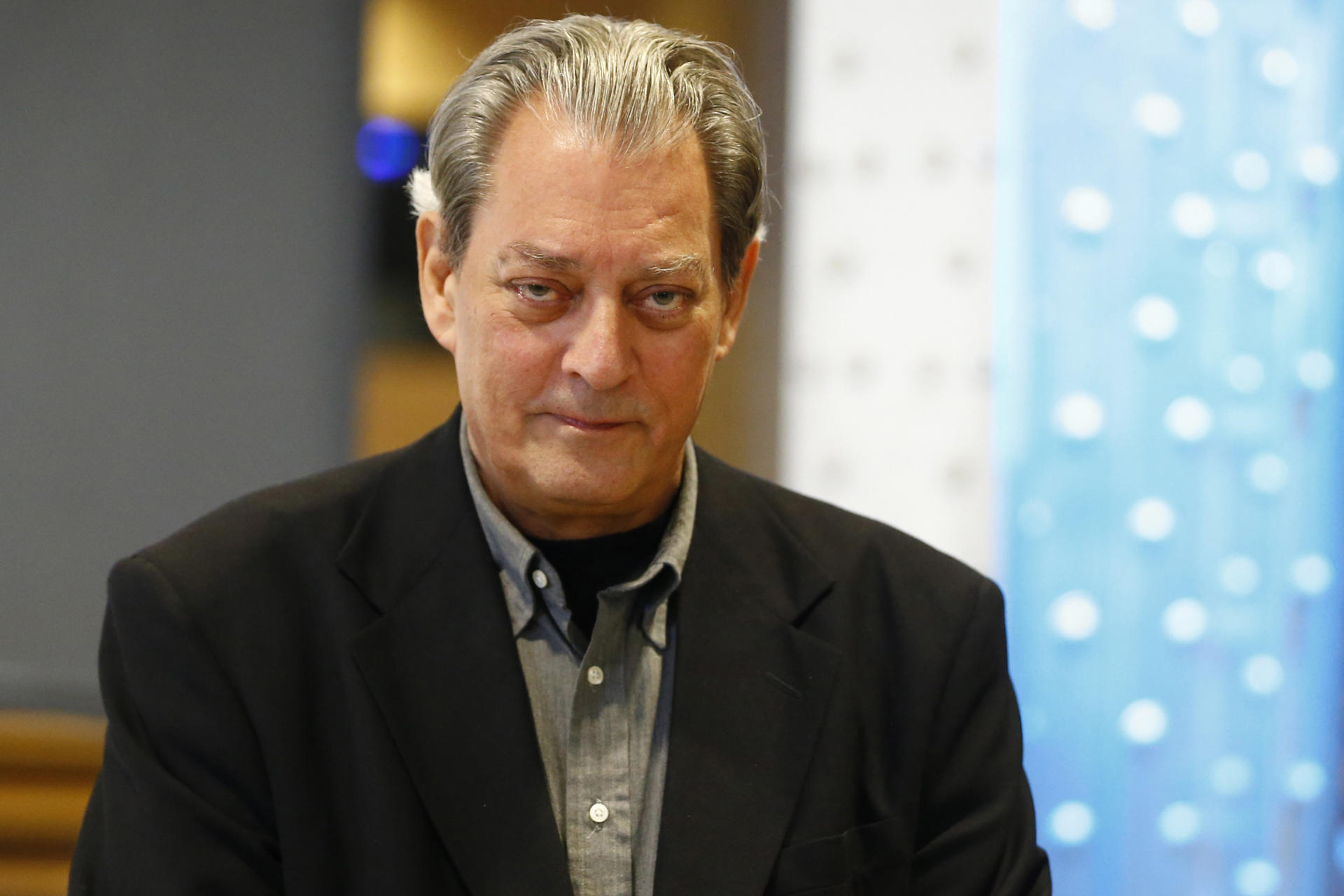 novelist-paul-auster,-author-of-“new-york-trilogy,”-dies-at-77