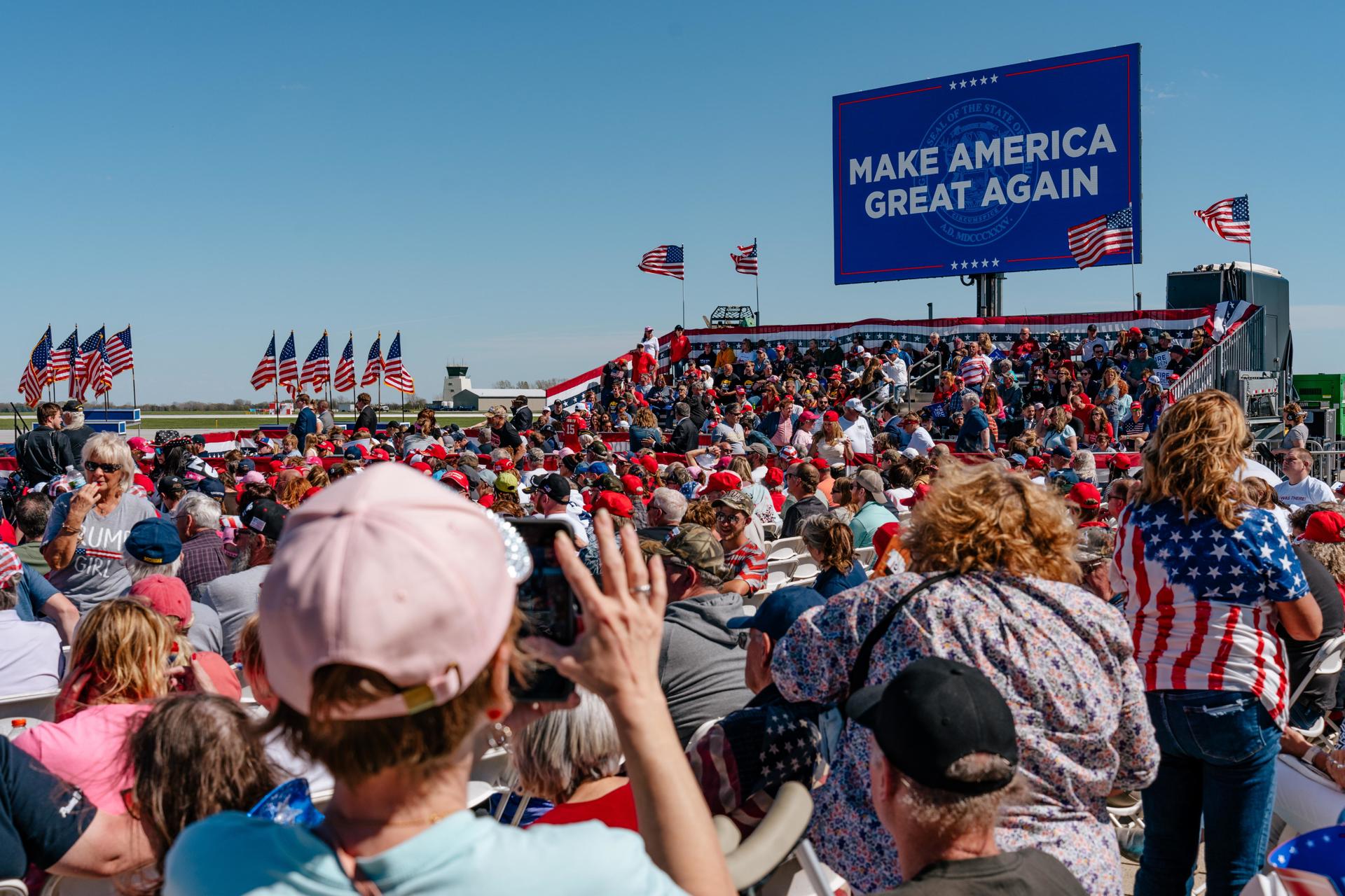 trump-forgets-about-his-trial-and-returns-to-the-campaign-in-wisconsin:-“we-support-him-even-more”