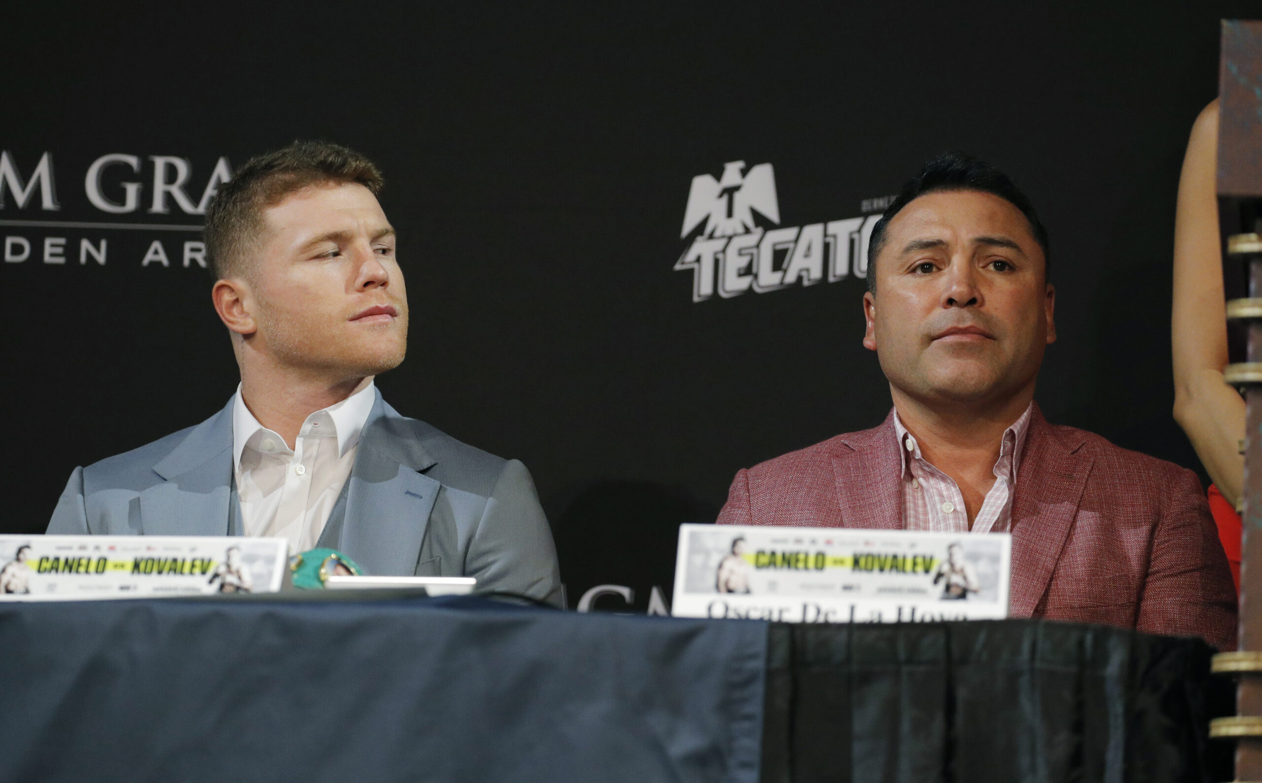 oscar-de-la-hoya-sent-a-legal-letter-to-canelo-alvarez-requesting-that-he-retract-his-accusations