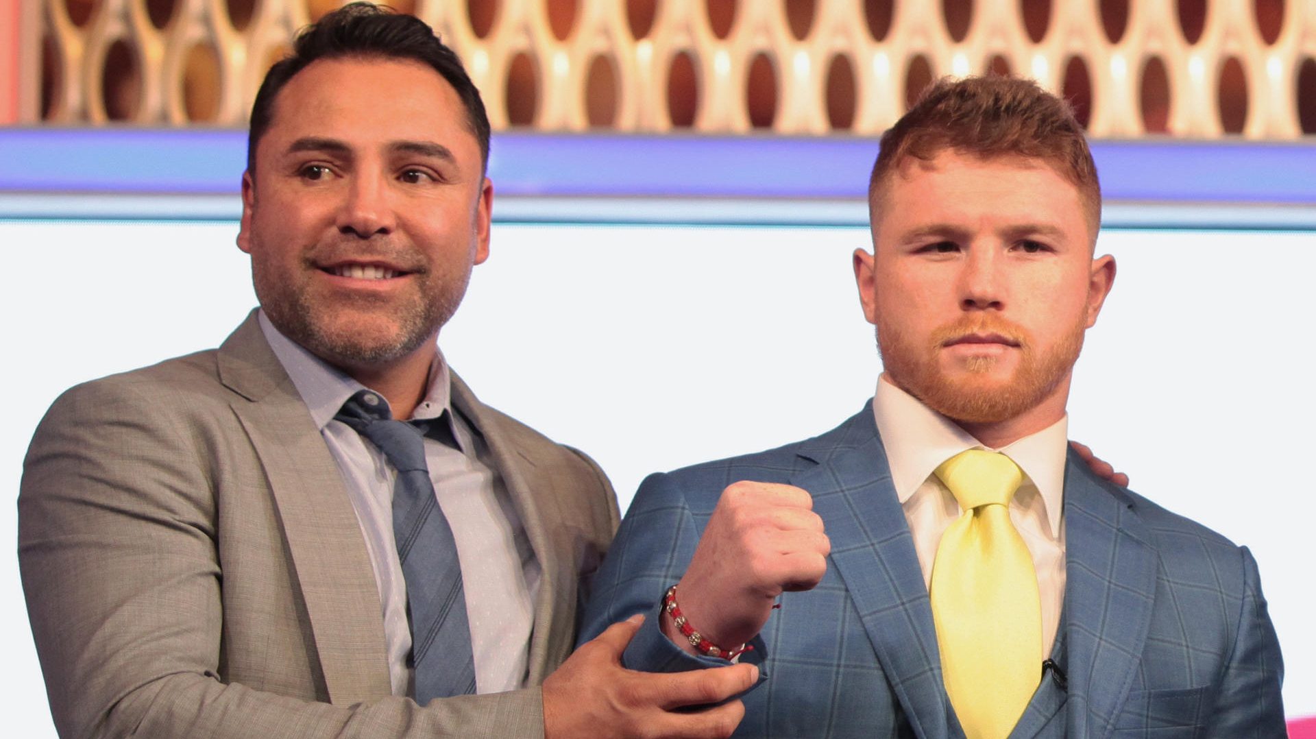 the-controversy-continues:-oscar-de-la-hoya-appears-in-a-video-clip-prior-to-the-canelo-vs-fight.-munguia