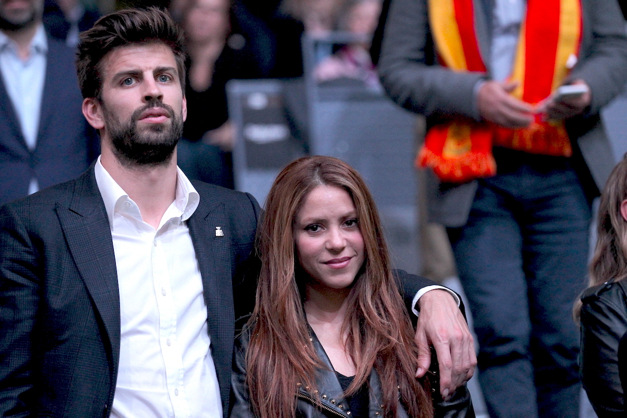 video:-gerard-pique-mocks-live-a-song-that-insults-shakira