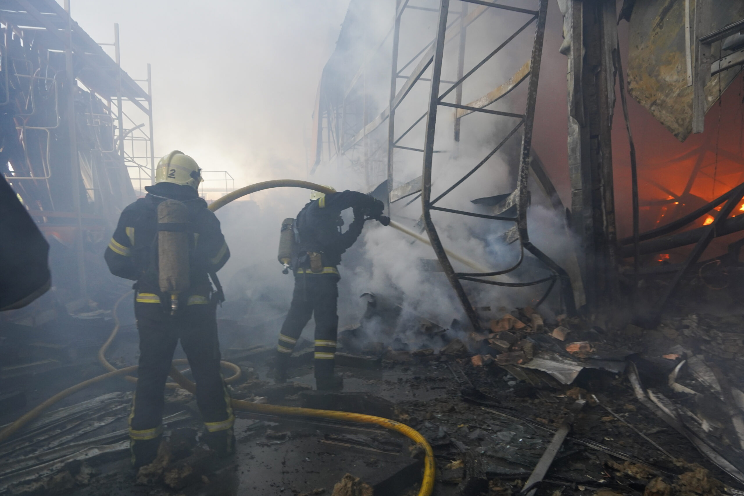 russian-attack-on-hypermarket-in-ukraine-kills-16-people