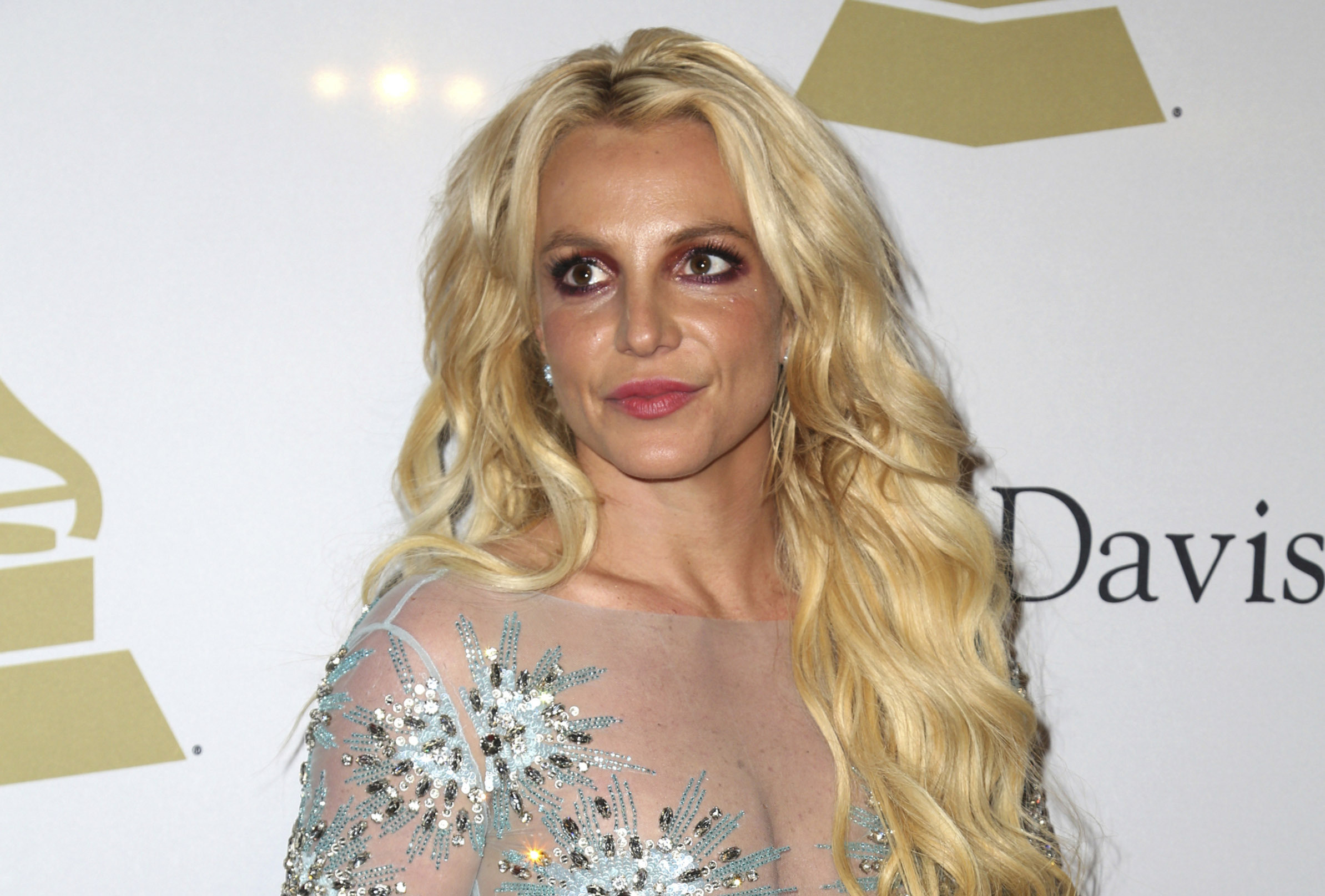 video:-britney-spears-claims-that-all-her-jewelry-was-stolen