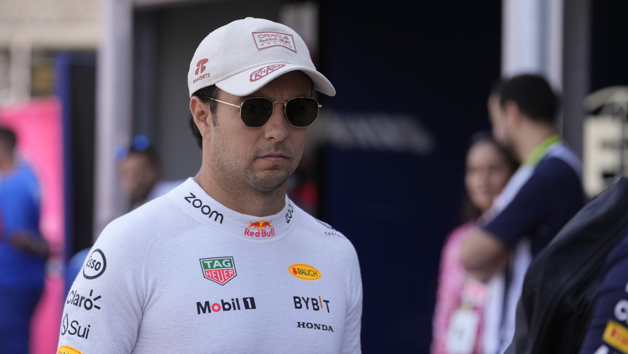 checo-perez-shared-a-tender-photo-with-his-children,-after-the-spectacular-crash-at-the-monaco-gp