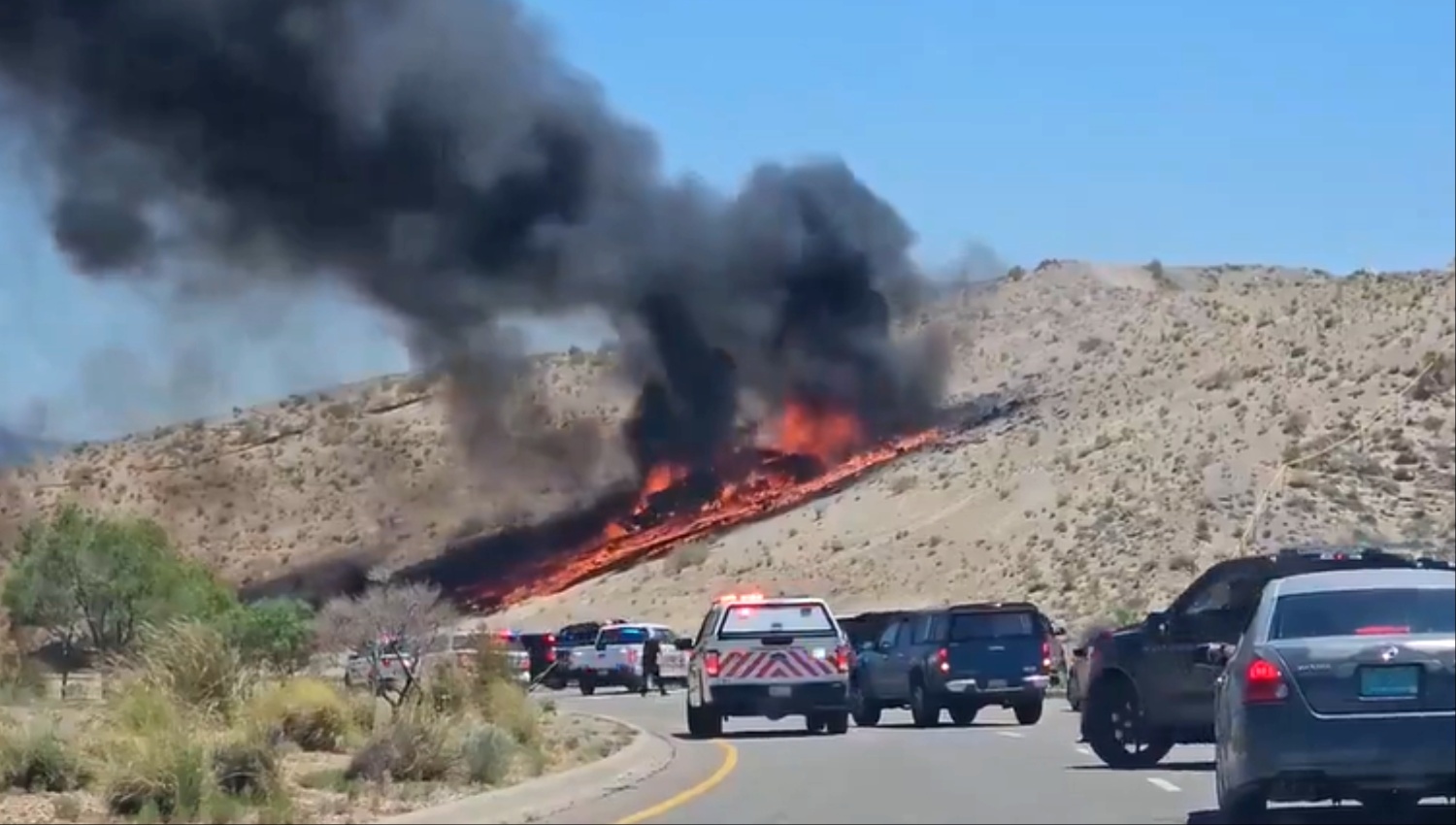 military-plane-crashes-near-albuquerque-international-airport:-pilot-seriously-injured