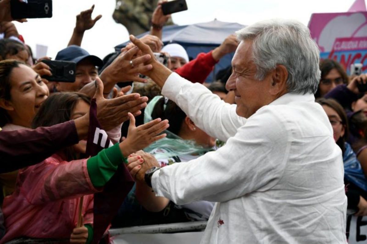 the-4-pillars-that-explain-amlo's-high-popularity-after-6-years-governing-mexico-(and-how-his-critics-see-him)