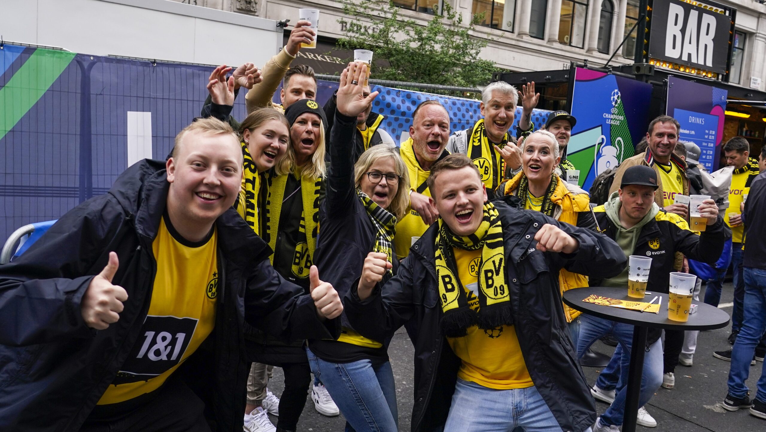 more-than-100,000-borussia-dortmund-fans-traveled-to-london-for-the-champions-league-final