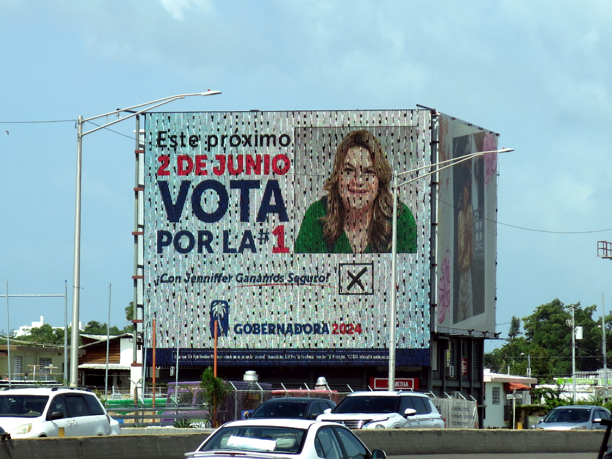 primaries-in-puerto-rico:-jenniffer-gonzalez-campaign-officials-arrived-at-voting-centers-with-proselytizing-t-shirts